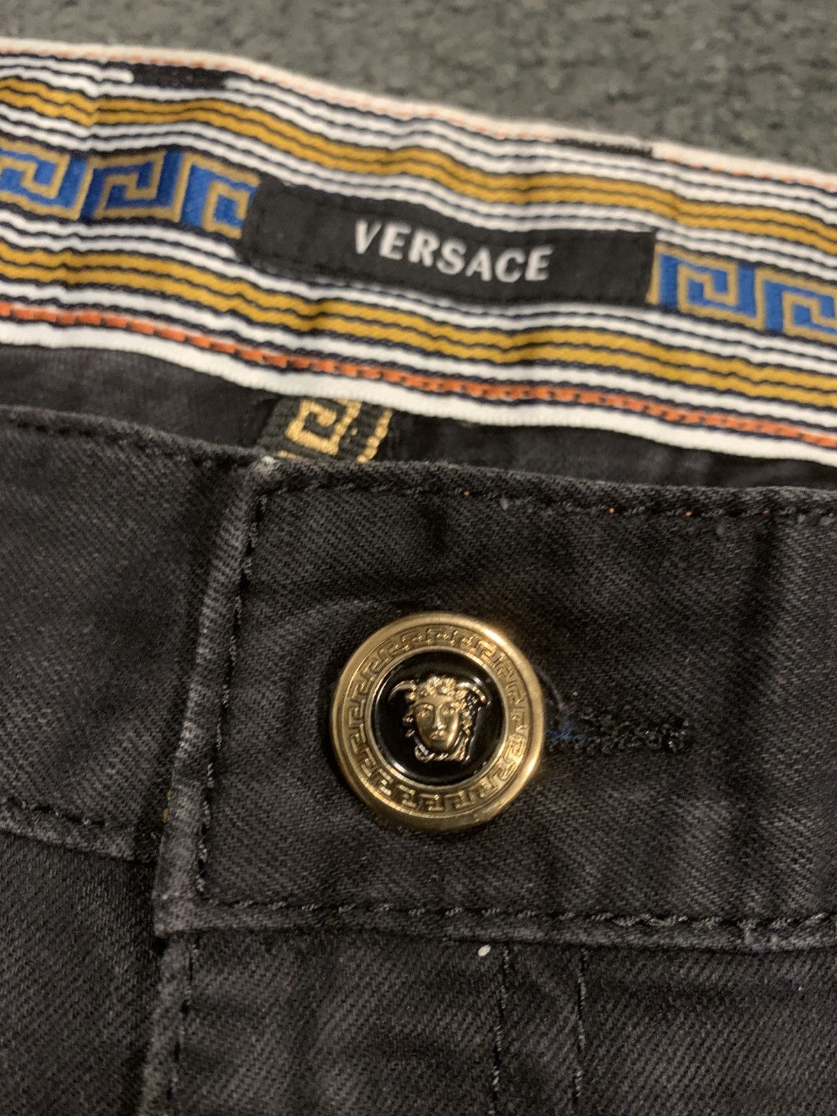 Versace VINTAGE GIANNI VERSACE JEANS Size US 32 / EU 48 - 6 Thumbnail