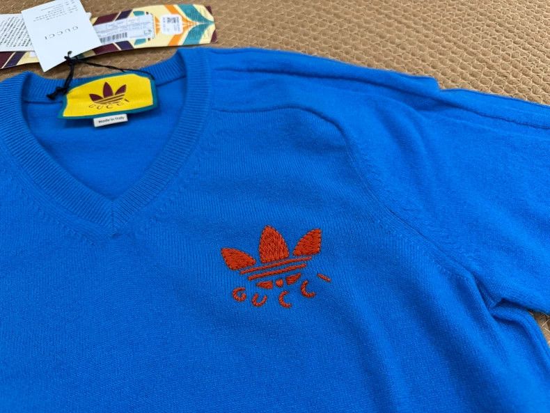Gucci GucciAdidas co-branded blue V-neck short sleeves 2503-Nexta Size US XS / EU 42 / 0 - 3 Thumbnail