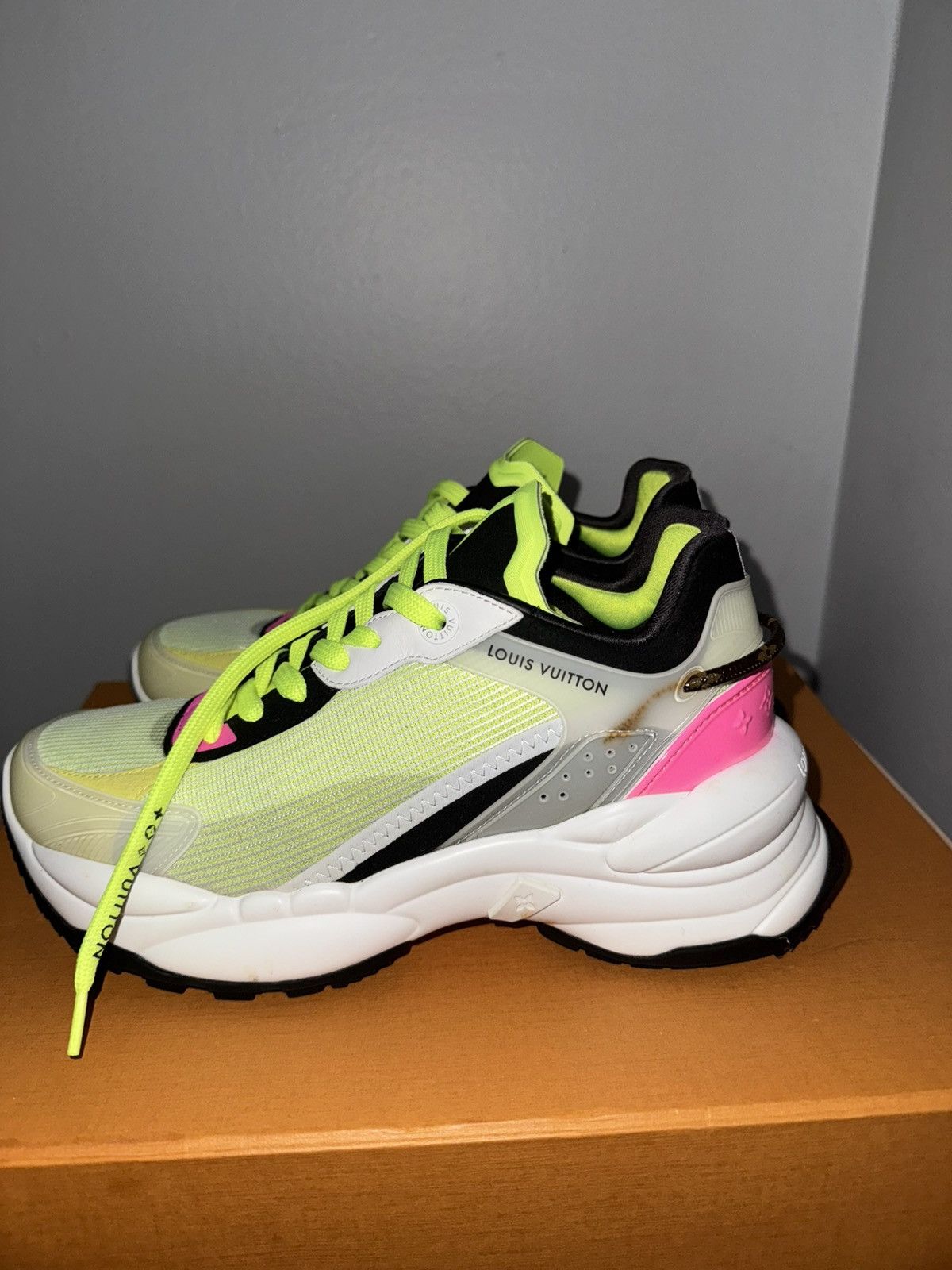 Louis Vuitton loui vuitton run 55 white neon Size US 6 / IT 36 - 2 Thumbnail