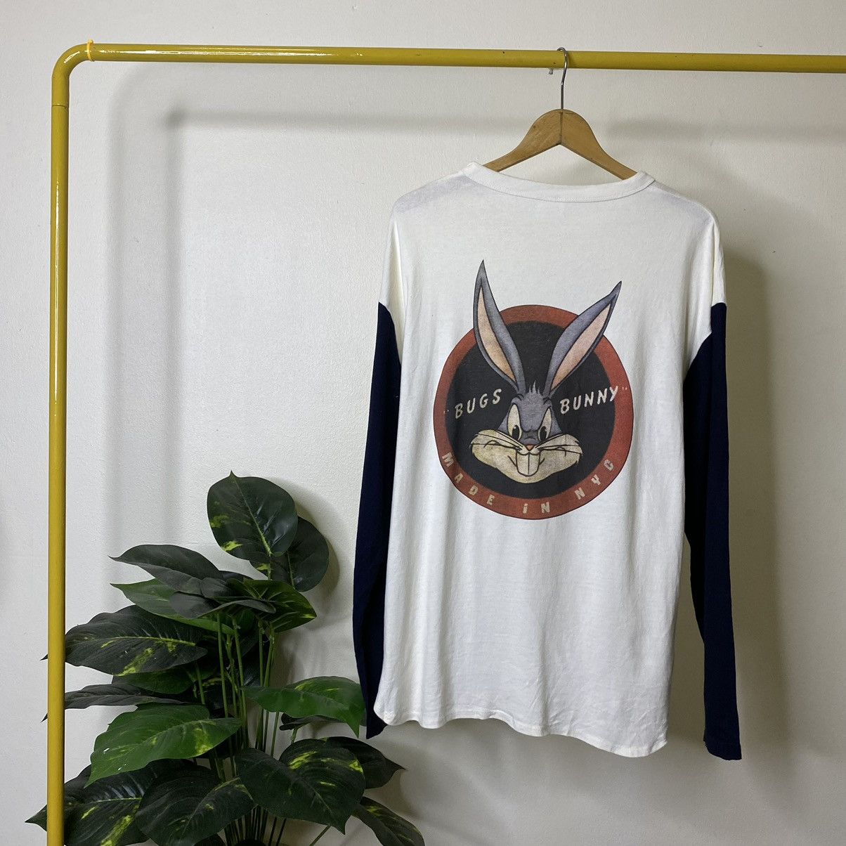 GU × Vintage × Warner Bros Looney Tunes x GU Collaboration Tee Bugs Bunny Big Backhit G Size US L / EU 52-54 / 3 - 1 Thumbnail