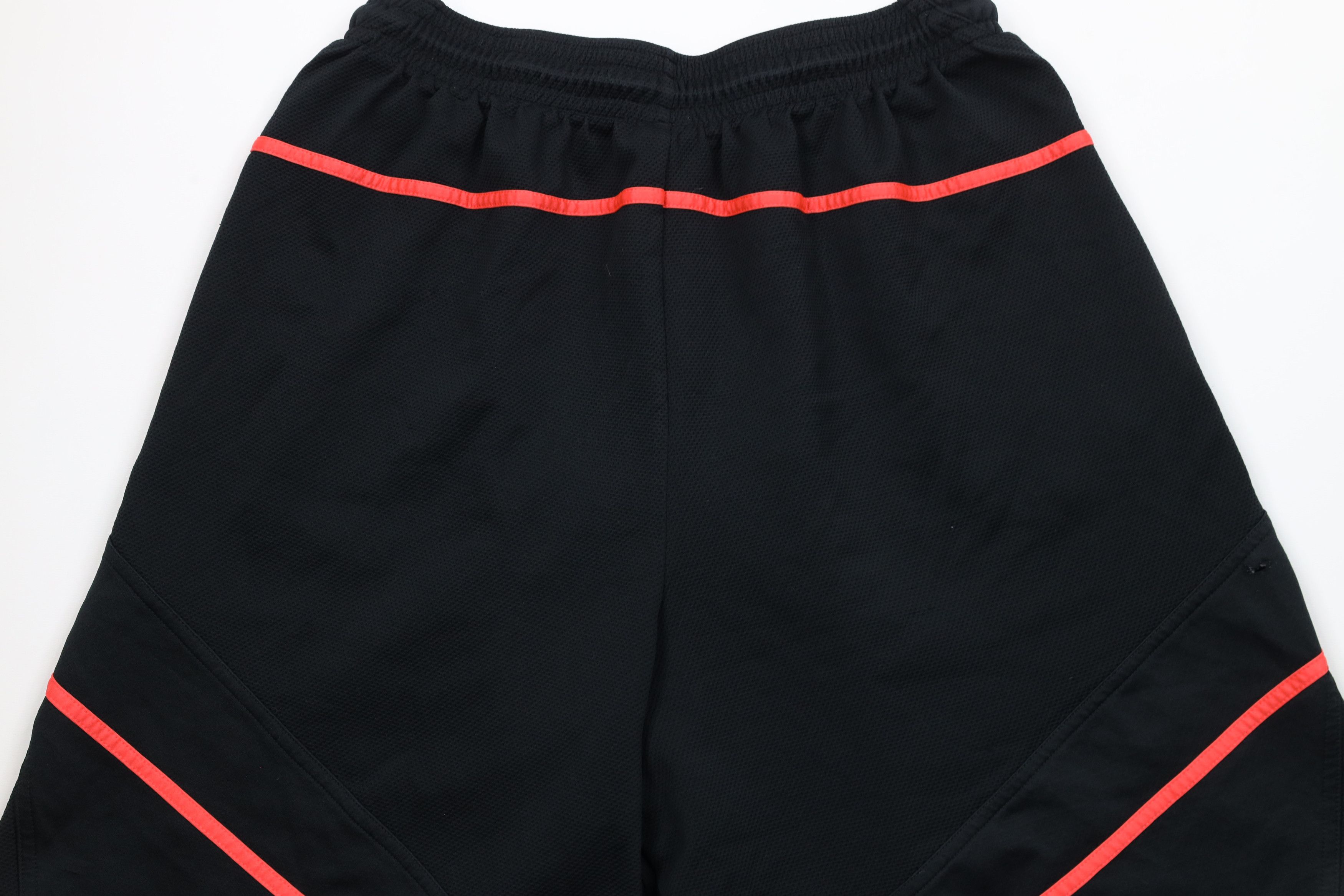 Nike × Vintage Vintage Nike Air Jordan Out Heavyweight Basketball Shorts Size US 36 / EU 52 - 12 Thumbnail