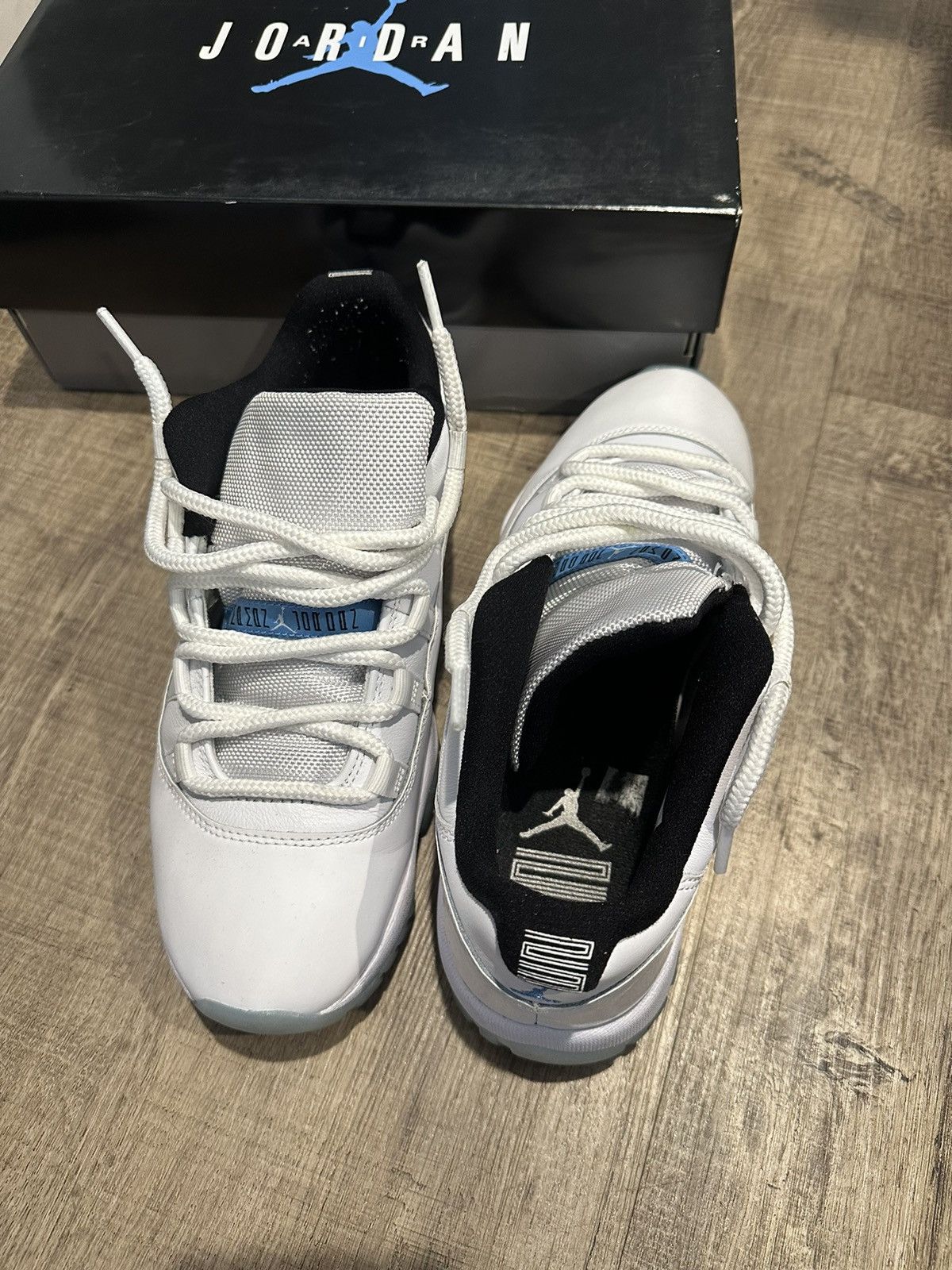 Jordan Brand × Nike Jordan 11 low blue legend Size US 7.5 / EU 40-41 - 2 Thumbnail