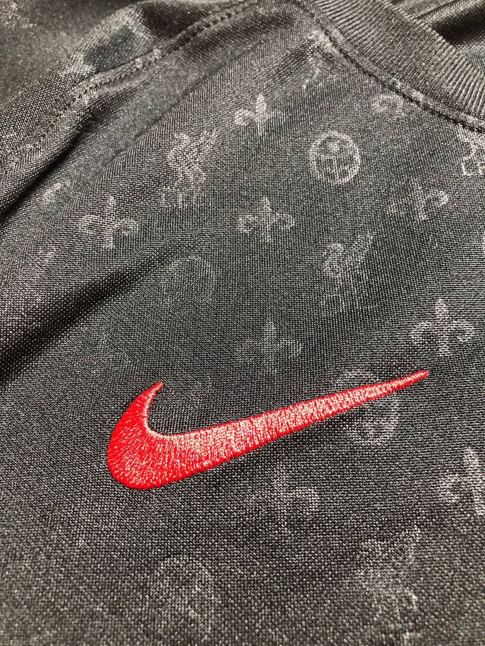 Nike × Vintage 90s Nike Central Swoosh Vintage Y2K Oversized Retro T-Shirt Size US S / EU 44-46 / 1 - 7 Thumbnail