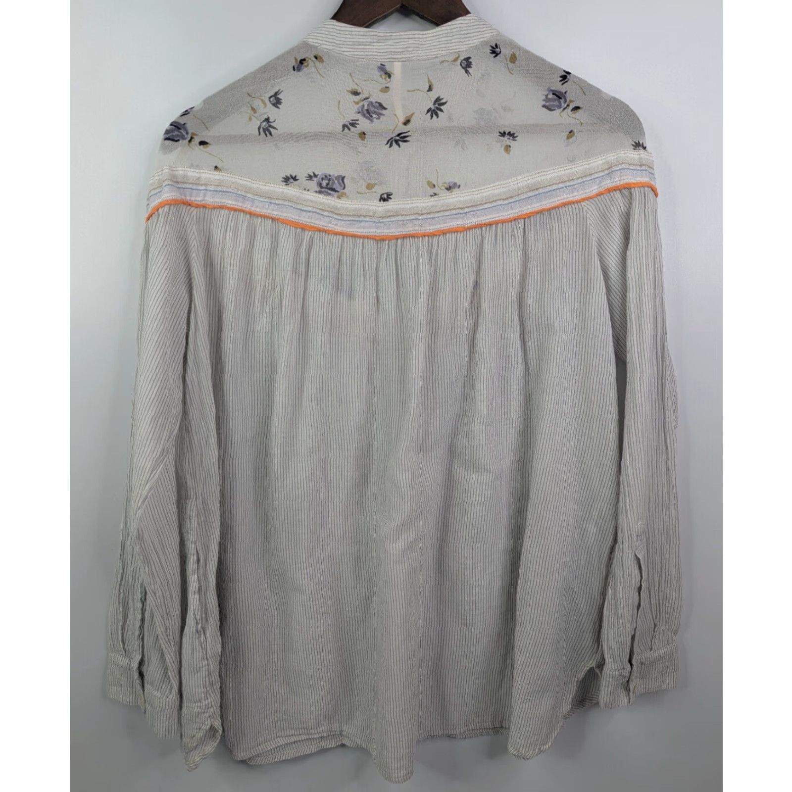 Free People Free People Shirt XS Ivory Striped Floral Pockets Lightweight Breathable Boho Hippie Bohemian Casual Relaxed Size XS / US 0-2 / IT 36-38 - 4 Thumbnail