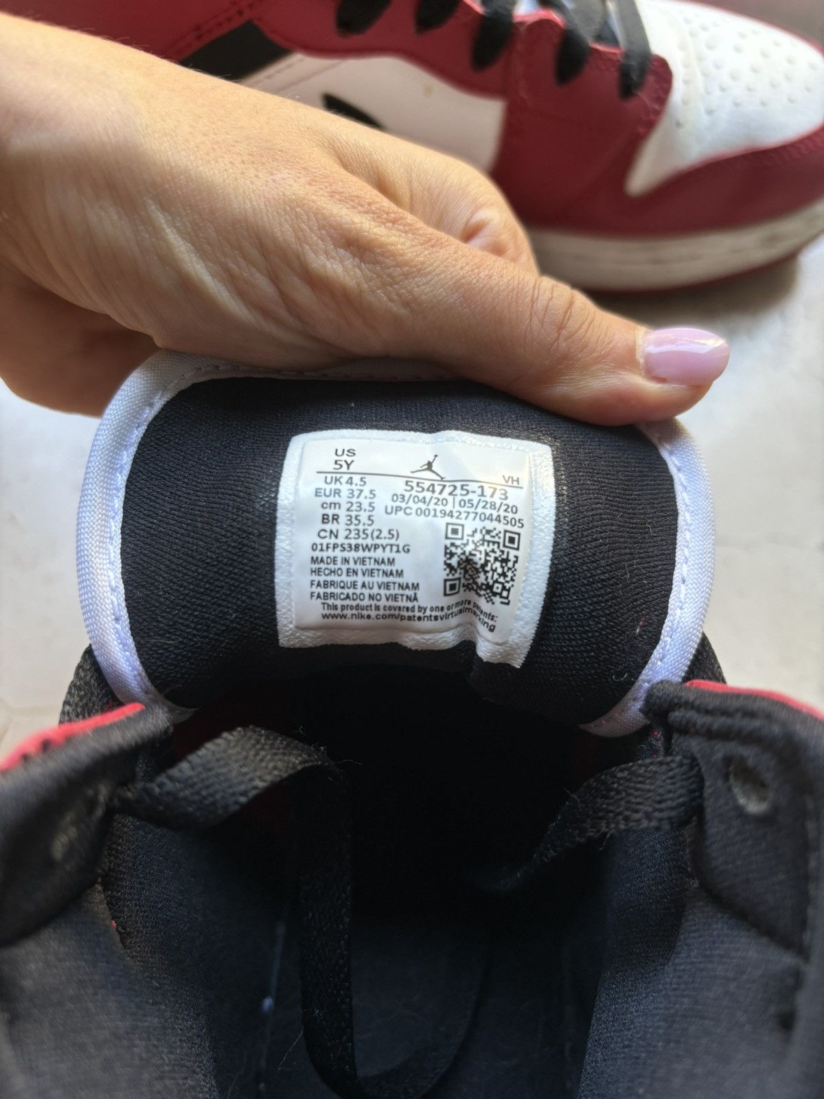 Nike Air Jordan 1 Mid Chicago Size US 7.5 / IT 37.5 - 5 Thumbnail