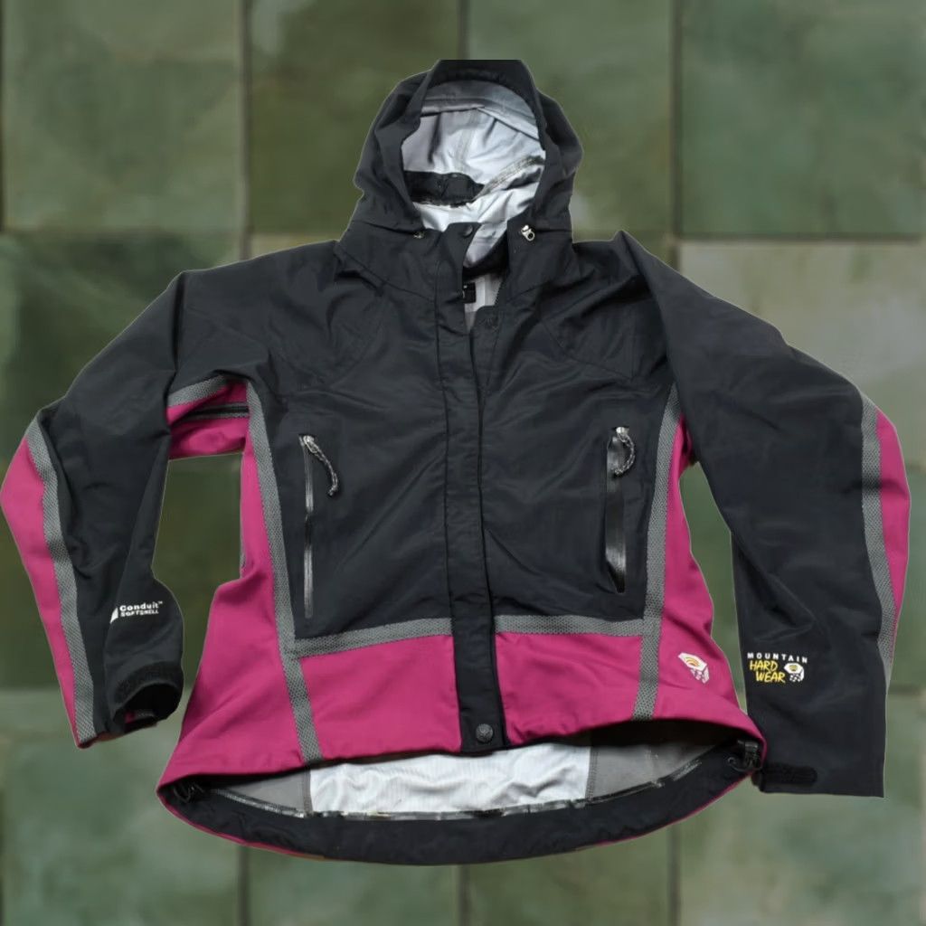 Mountain Hardwear VINTAGE Mountain Hardwear Conduit SoftShell Jacket Womens 6 Black Long Sleeve Waterproof Size M / US 6-8 / IT 42-44 - 1 Thumbnail