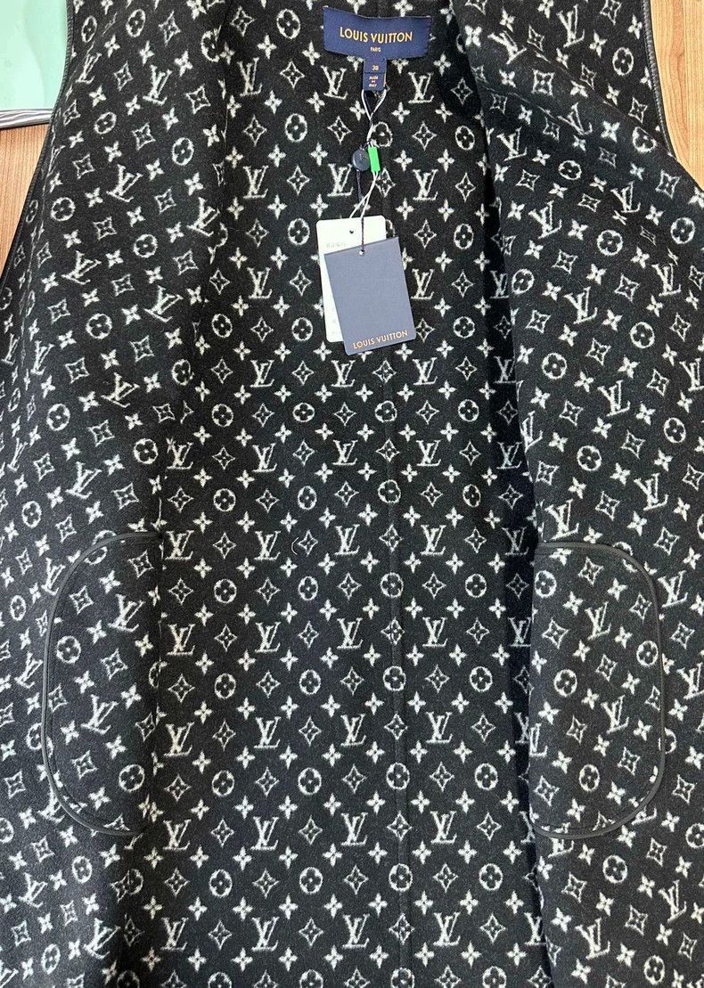 Louis Vuitton Louis Vuitton Full Print Coat -2505 Size M / US 6-8 / IT 42-44 - 3 Thumbnail