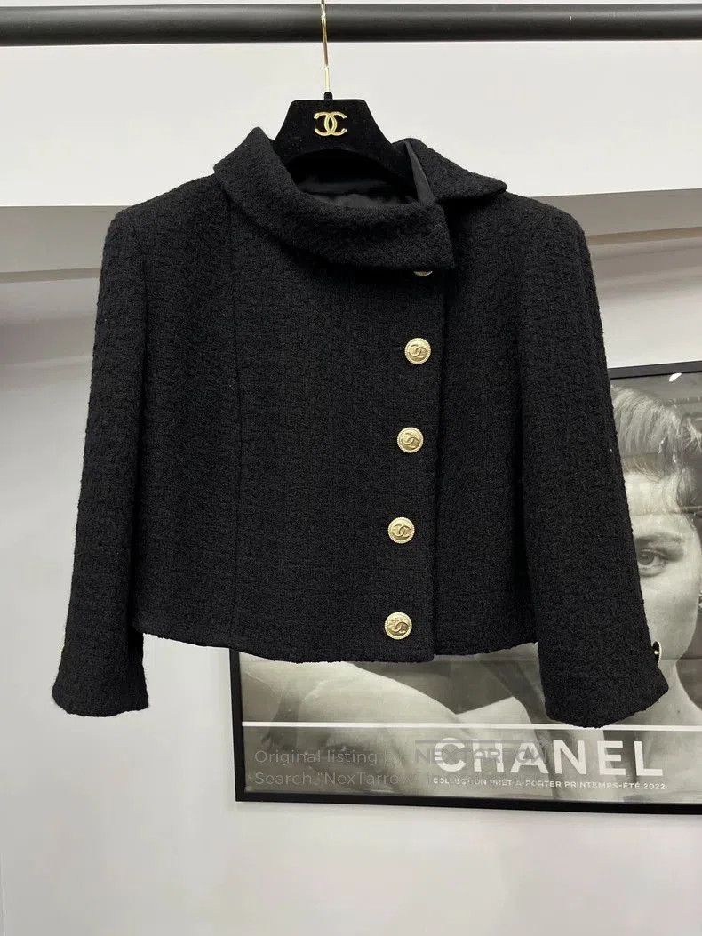 Chanel Chanel Rue Cambon Black Gold Jacket. Size US M / EU 48-50 / 2 - 1 Thumbnail