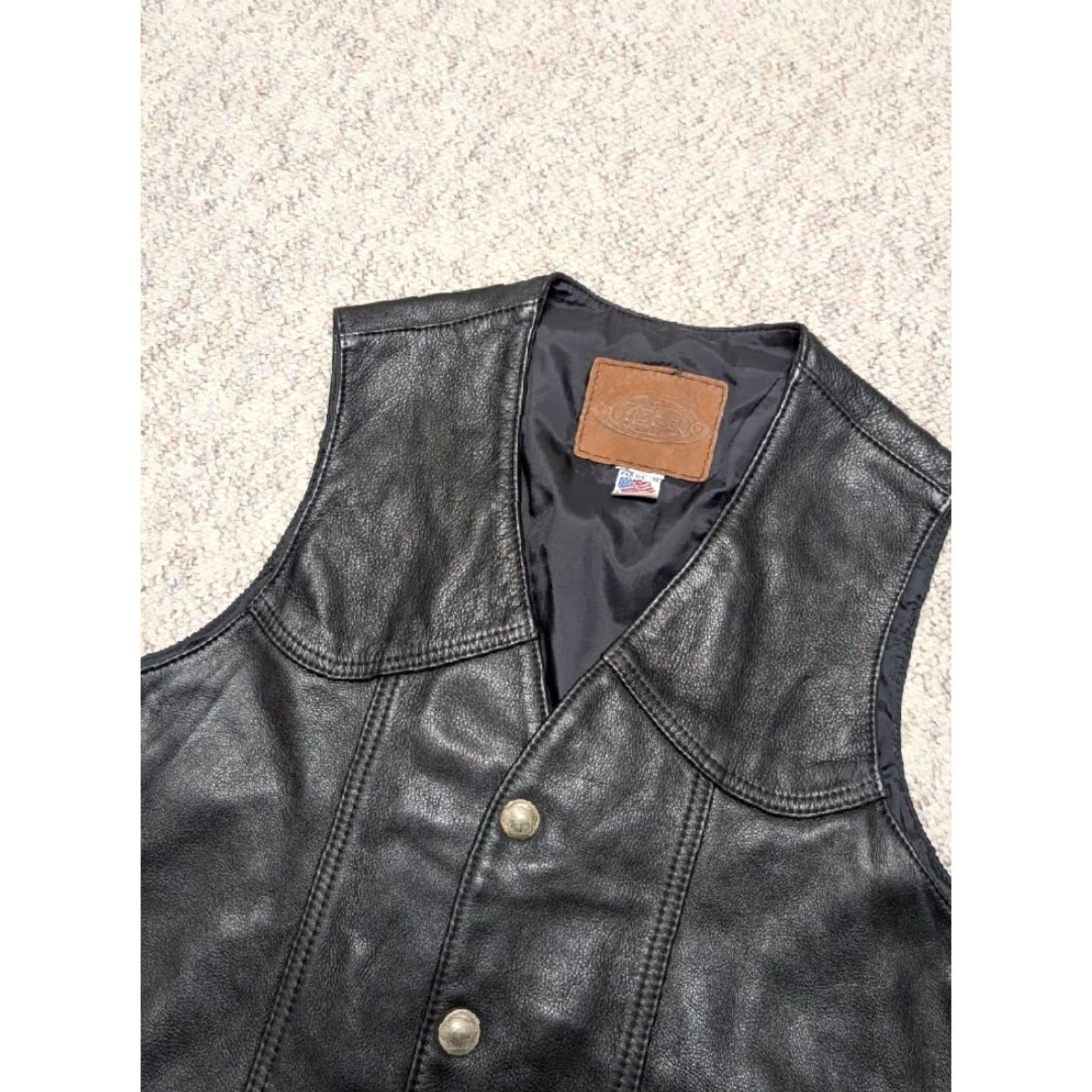 Vintage VINTAGE Kerr USA made buffalo nickel leather vest L mens 44-46 black western vest Men’s Buffalo Nickel buttons Leather cowboy 44-46 XSL? Size US L / EU 52-54 / 3 - 3 Thumbnail