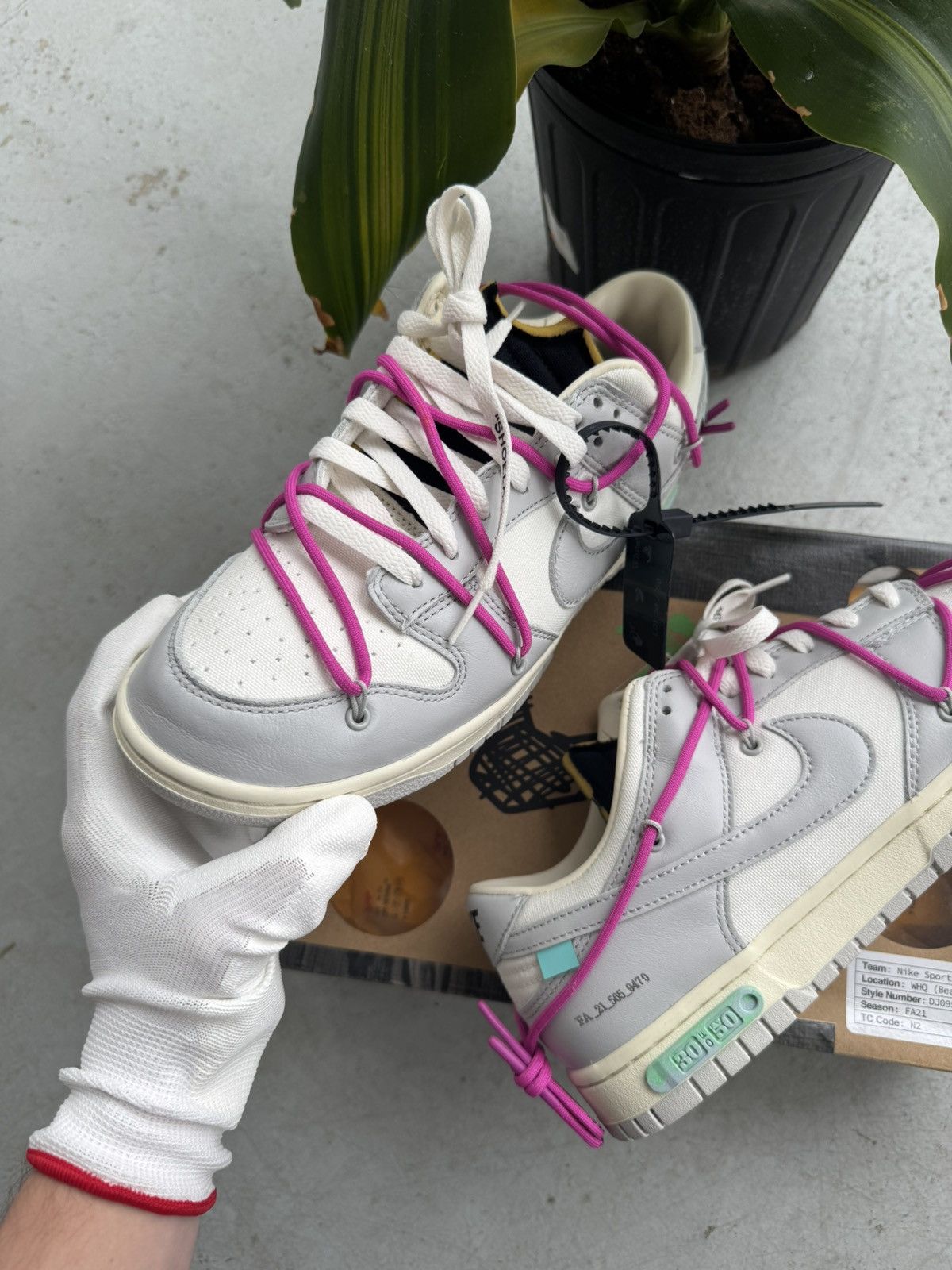 Nike OFF WHITE Nike Lot 30 Low Dunk Sneakers Size US 10 / EU 43 - 5 Thumbnail