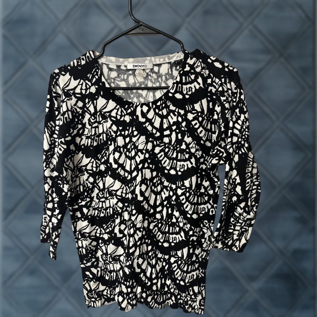 DKNY DKNYC Top Women's 3/4 Sleeve Lightweight Sweater size Small Black White Print Size S / US 4 / IT 40 - 1 Thumbnail