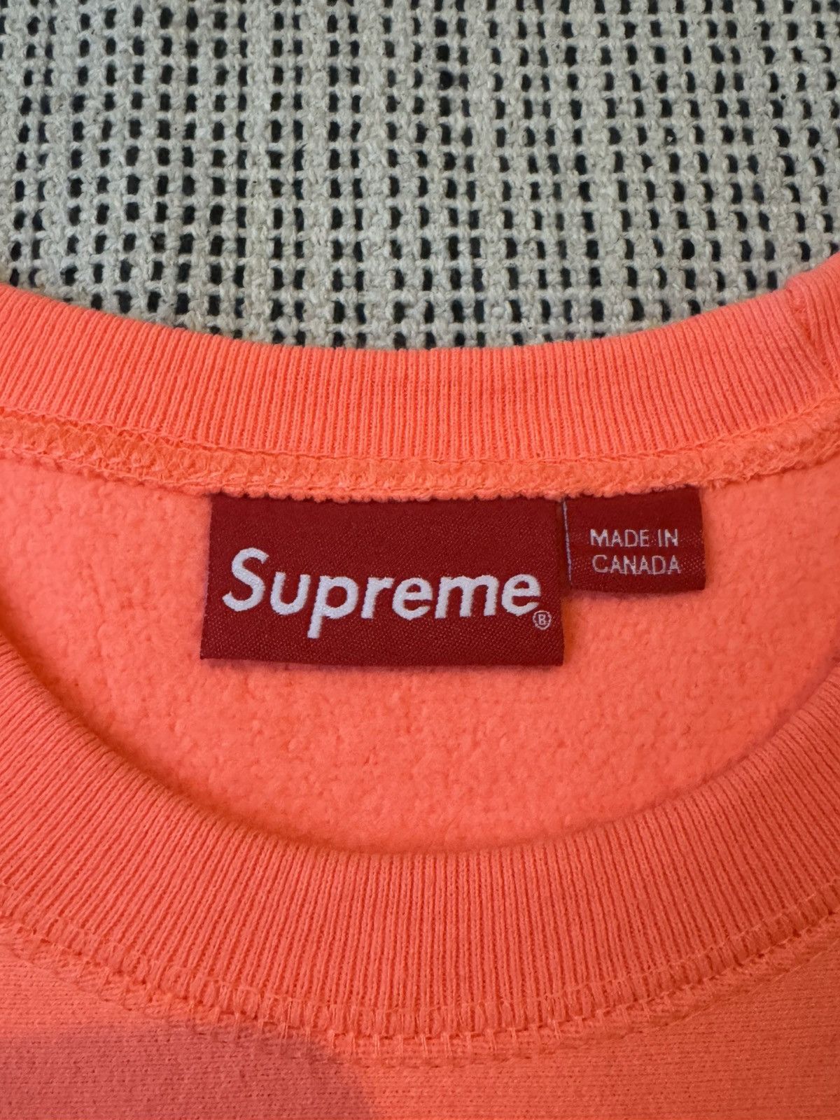 Supreme Supreme FW18 Fluorescent Pink Box Logo Crewneck Size US M / EU 48-50 / 2 - 3 Thumbnail