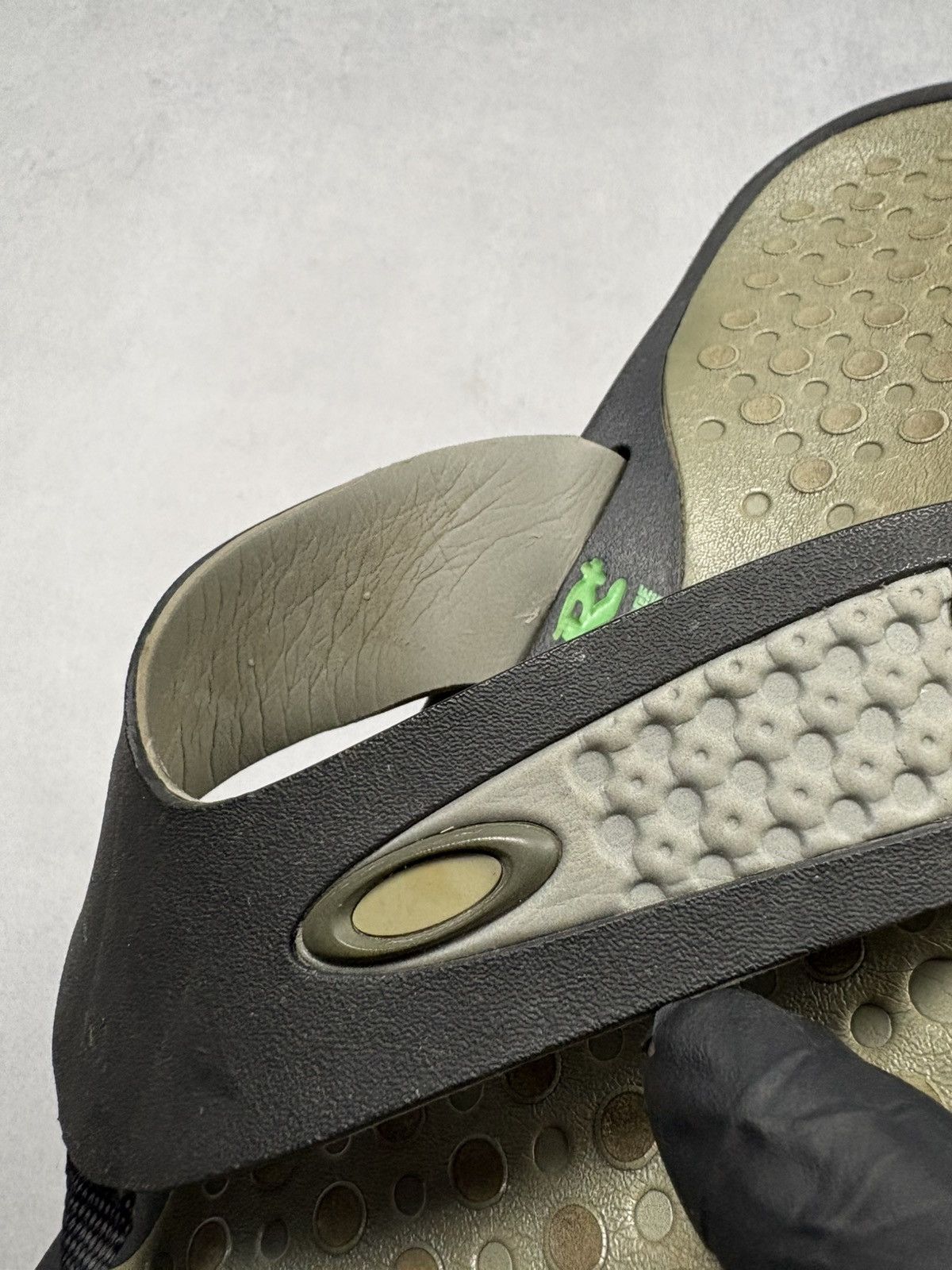 Oakley Oakley Red Code Flip Flops US 11 Black Sport Beach Thong Size US 11 / EU 44 - 4 Thumbnail