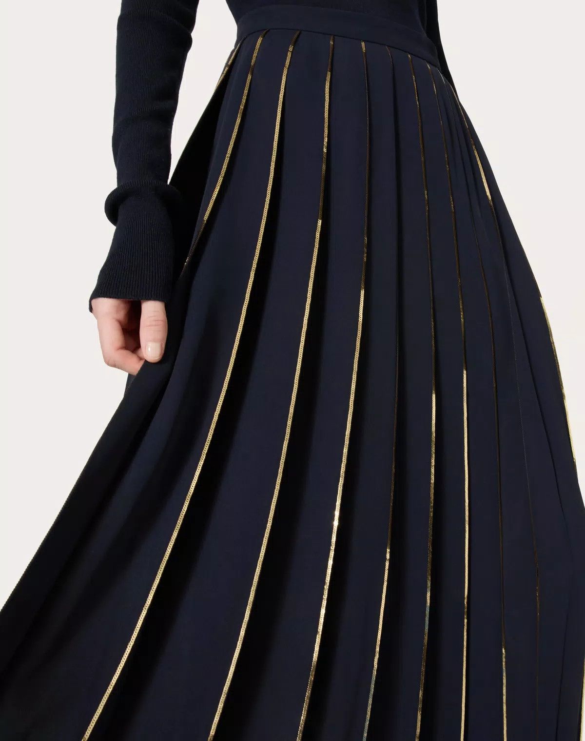 Valentino o1s1wg110426 Long Skirt in Embroidered Double Georgette Size 26" / US 2 / IT 38 - 5 Thumbnail