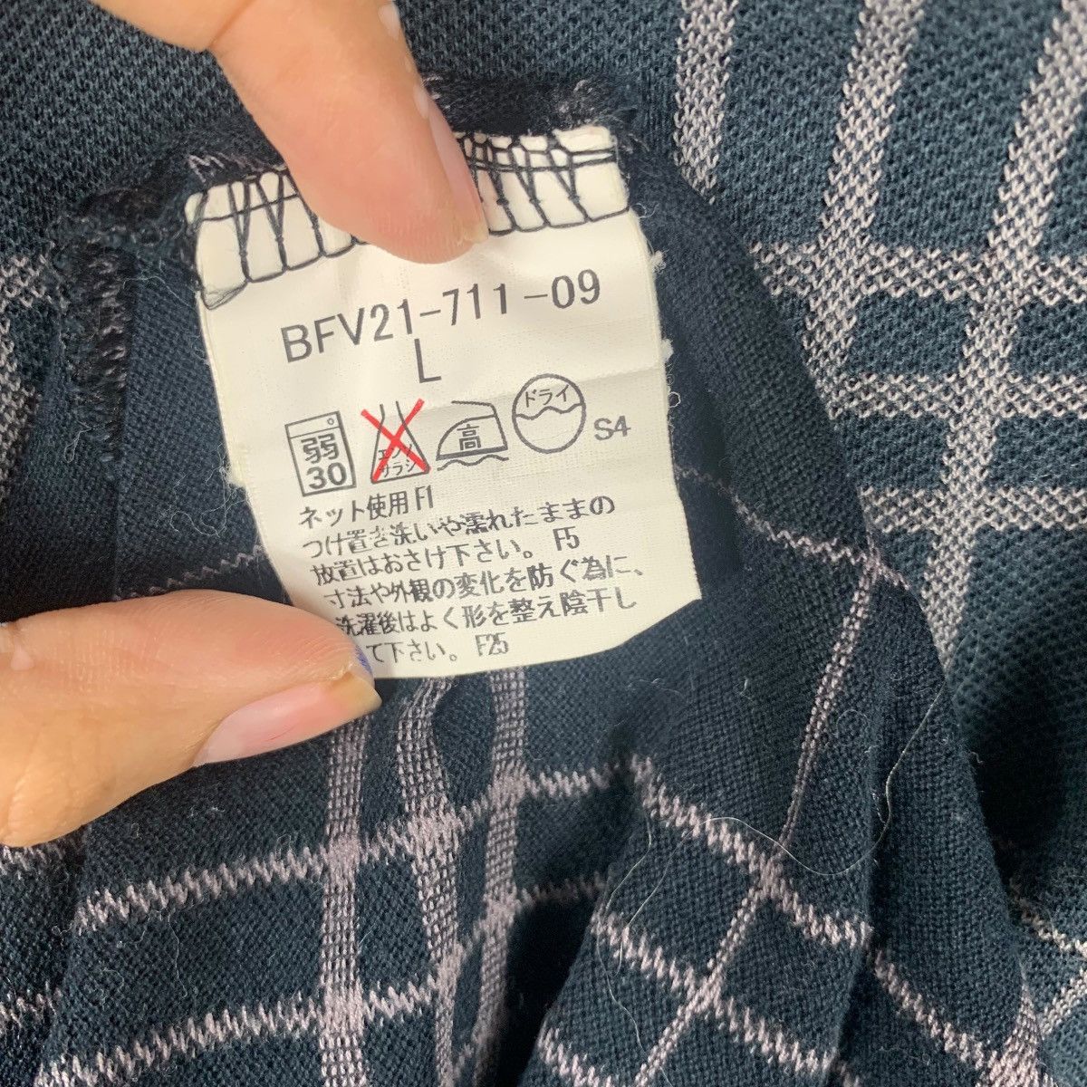 Burberry Vintage BURBERRY GOLF Collection Nova Checks Tee Shirt Top Size US L / EU 52-54 / 3 - 7 Thumbnail