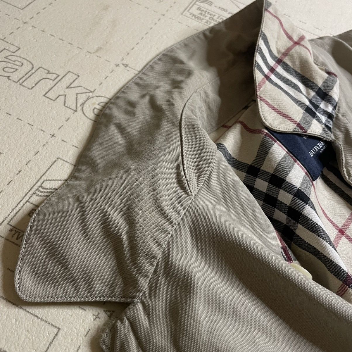 Burberry Burberry LONDON coat jacket nova check polyurethane MENS Size US L / EU 52-54 / 3 - 6 Thumbnail