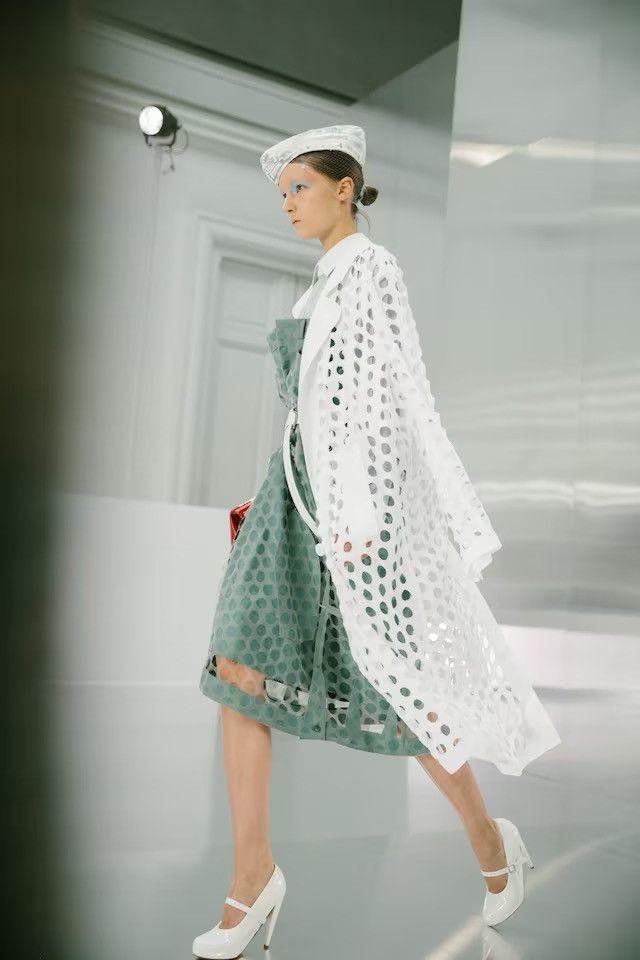 Maison Margiela Maison Margiela by John Galliano ss20 perforated trench Size S / US 4 / IT 40 - 2 Thumbnail