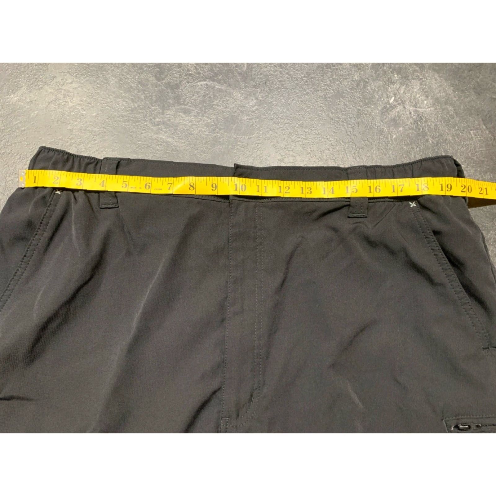 Wrangler VINTAGE Wrangler Cargo Shorts Men 40 Black Nylon Spandex Outdoor Hiking Zip Pocket Casual Size US 40 / EU 56 - 6 Thumbnail
