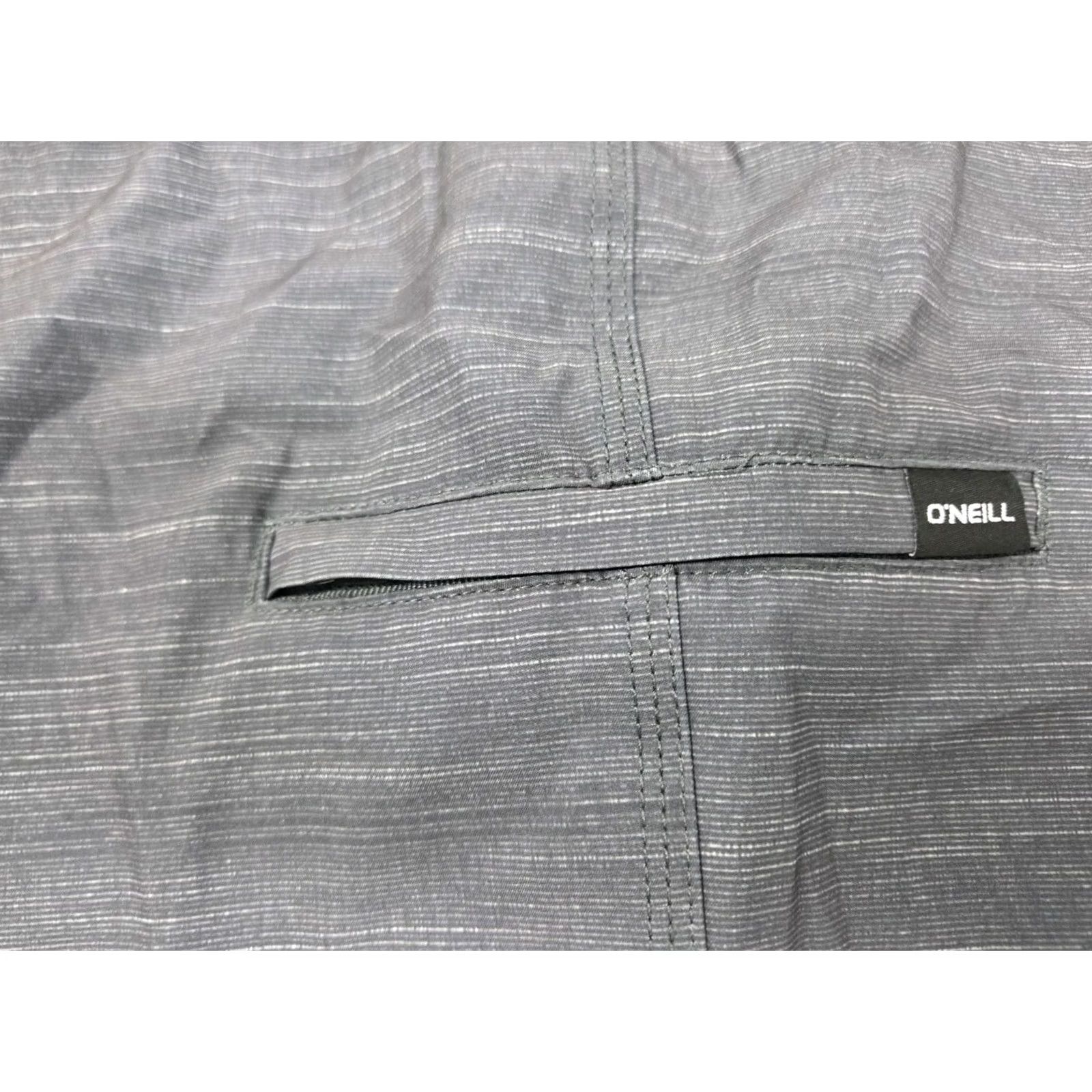 O'Neill NWT O'Neill Mens Grey Board Shorts Drawstring Side Pocket Zip 30/10 Regular Size US 30 / EU 46 - 6 Thumbnail