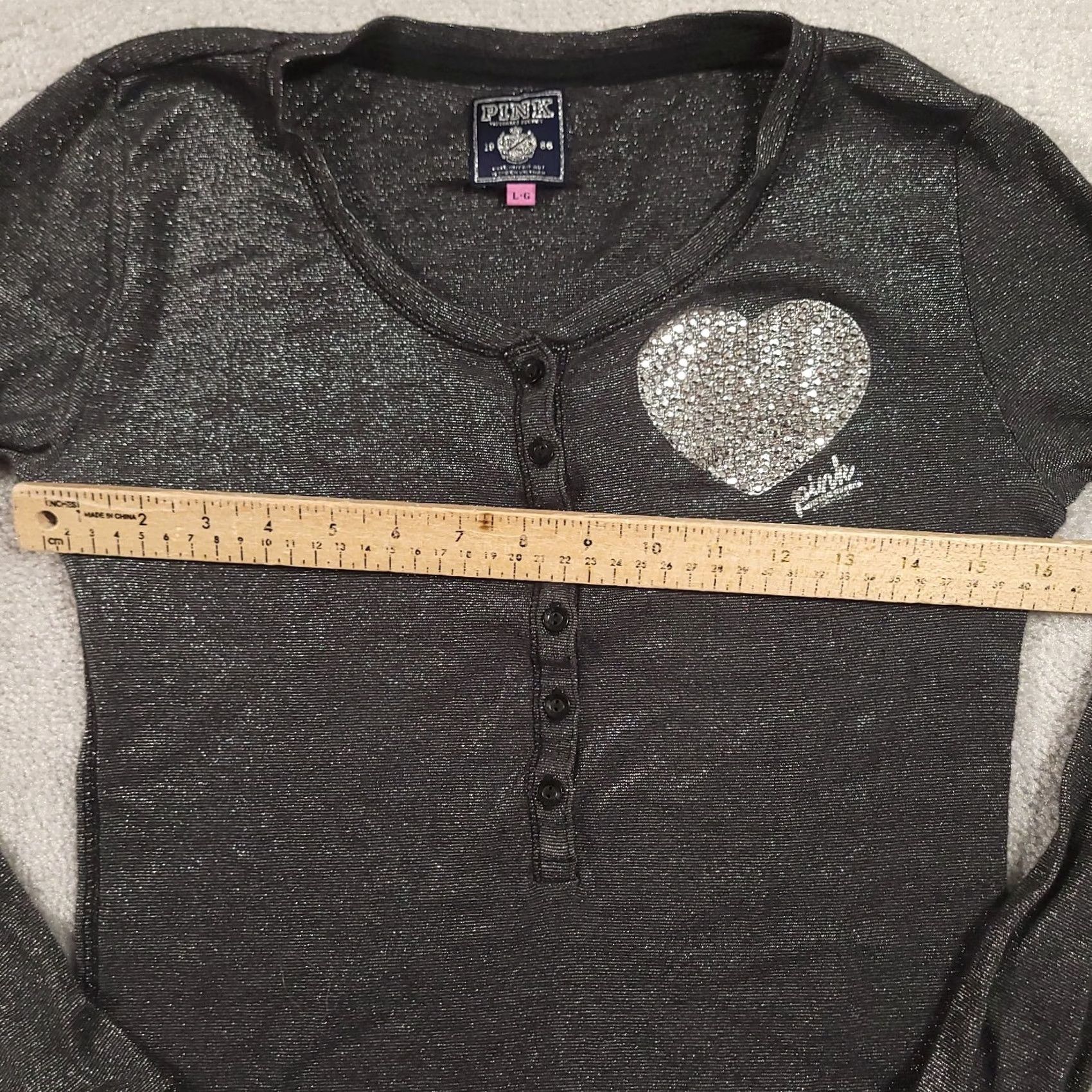 Victoria's Secret VINTAGE Victoria's Secret Pink Henley Womens L Black Heart Rhinestone Shirt Y2K Size L / US 10 / IT 46 - 3 Thumbnail