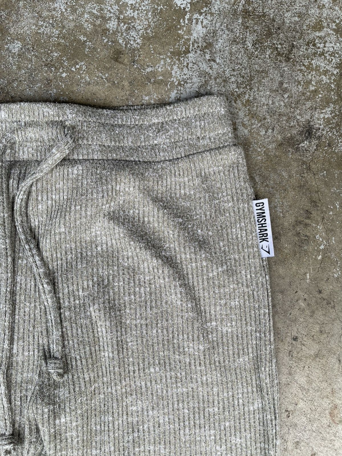 Gymshark Gymshark Relaxed Cropped Pants Size 26" / US 2 / IT 38 - 1 Thumbnail