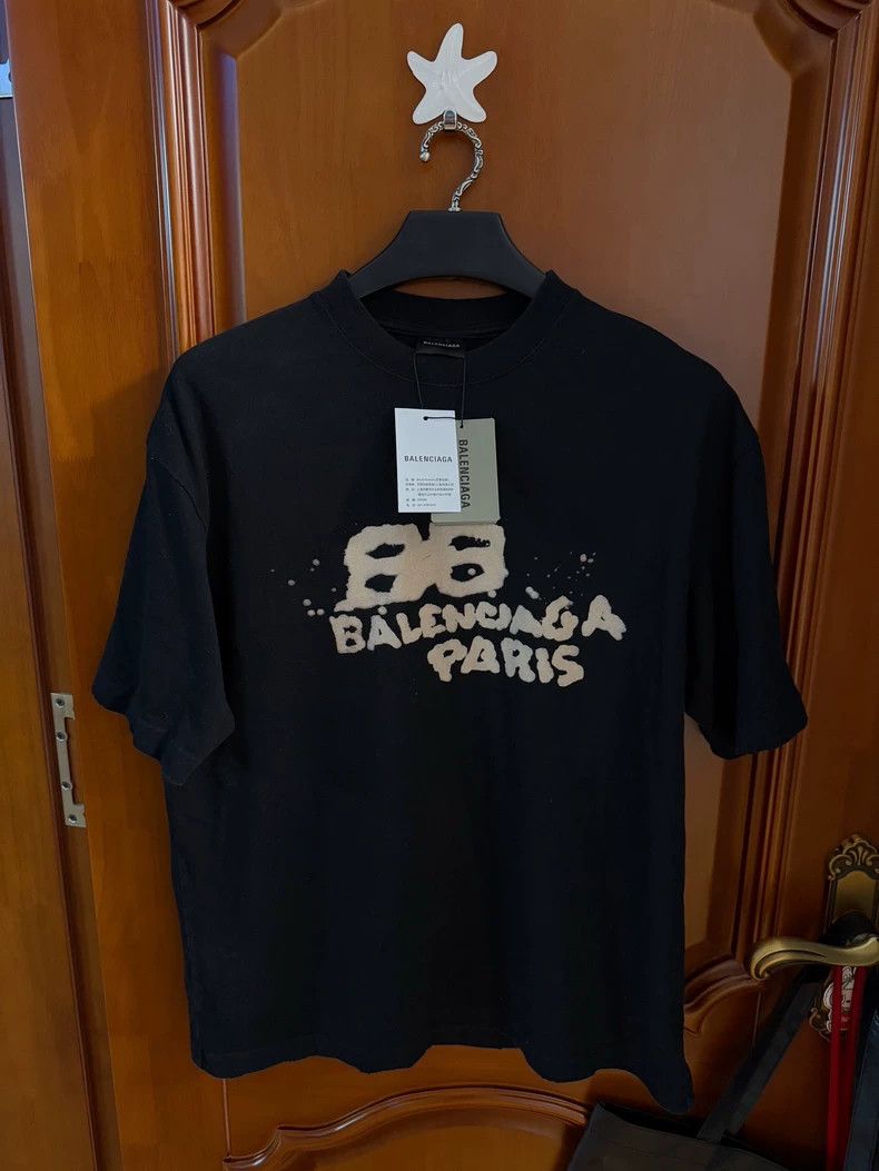 Balenciaga Balenciaga Splatter Logo Short Sleeve - dmc Size US S / EU 44-46 / 1 - 1 Thumbnail