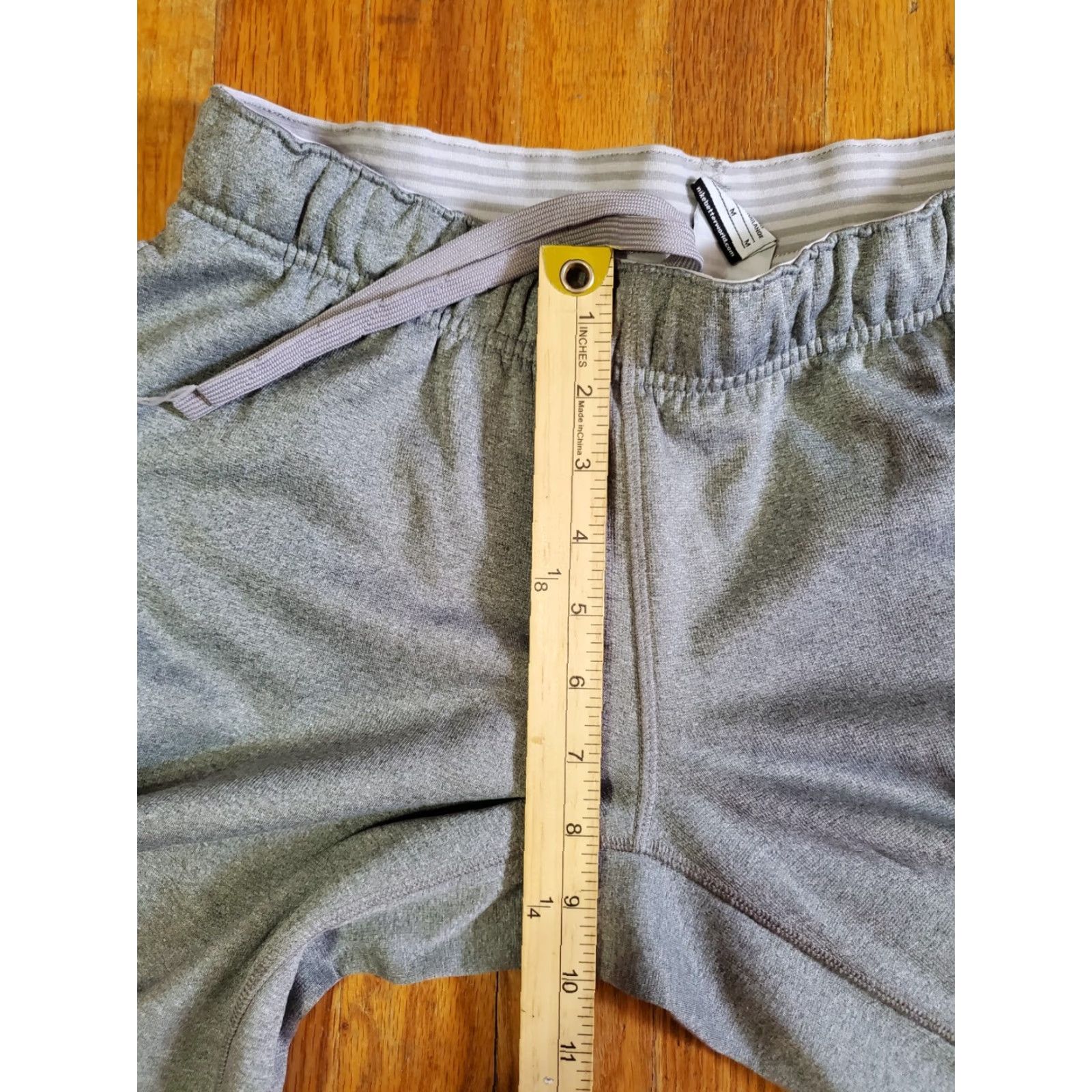 Nike Nike Therma Fit Pants Mens Size M Activewear Fleece Gray 424171-063 Pockets Adjustable Waist Size US 31 - 4 Thumbnail