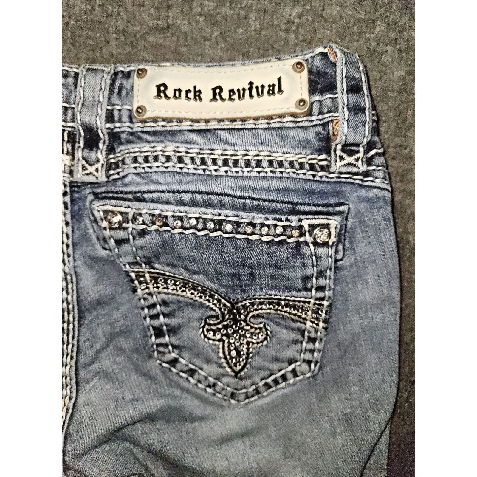 Vintage Rock Revival Nicole Capris Women's 26 Low Rise Rhinestones Western Cowboy Logo Jeans Capris Blue Rock Size ONE SIZE - 2 Thumbnail
