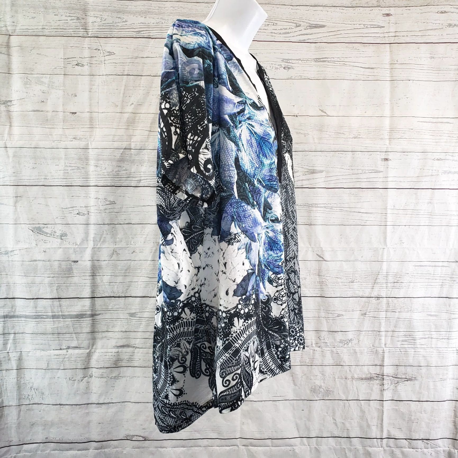 Vintage Chico's Womens Blouse Size L Black Floral Short Sleeve V-Neck Shirt Size L / US 10 / IT 46 - 3 Thumbnail