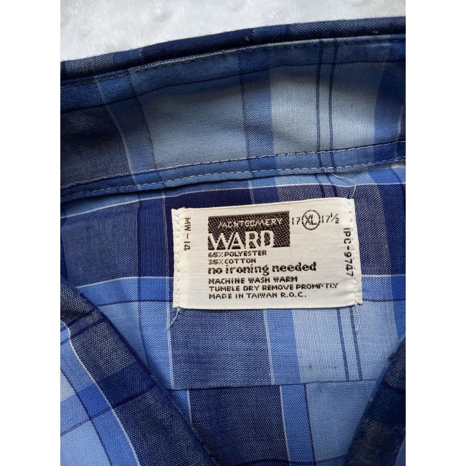 Vintage Montgomery Ward Plaid Work Shirt XL Blue 1980s Vintage Button-Front Cotton Blend Long Sleeve Mens Size US XL / EU 56 / 4 - 5 Thumbnail