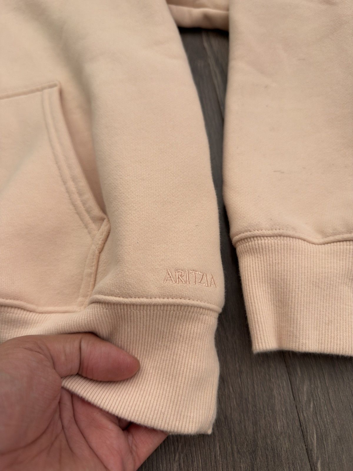 Aritzia aritzia cozy fleece perfect fit soft pink hoodie size medium Size M / US 6-8 / IT 42-44 - 2 Thumbnail