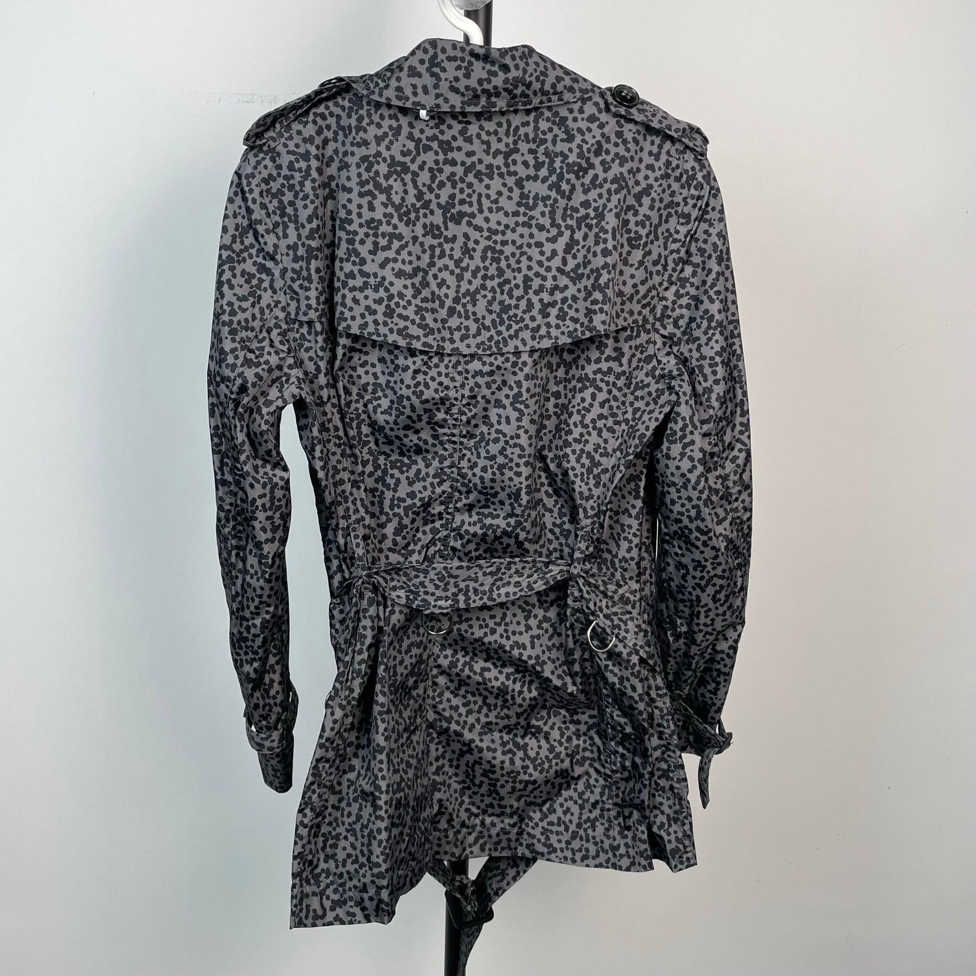 Other Burberry Leopard Print Double. Size S / US 4 / IT 40 - 2 Thumbnail