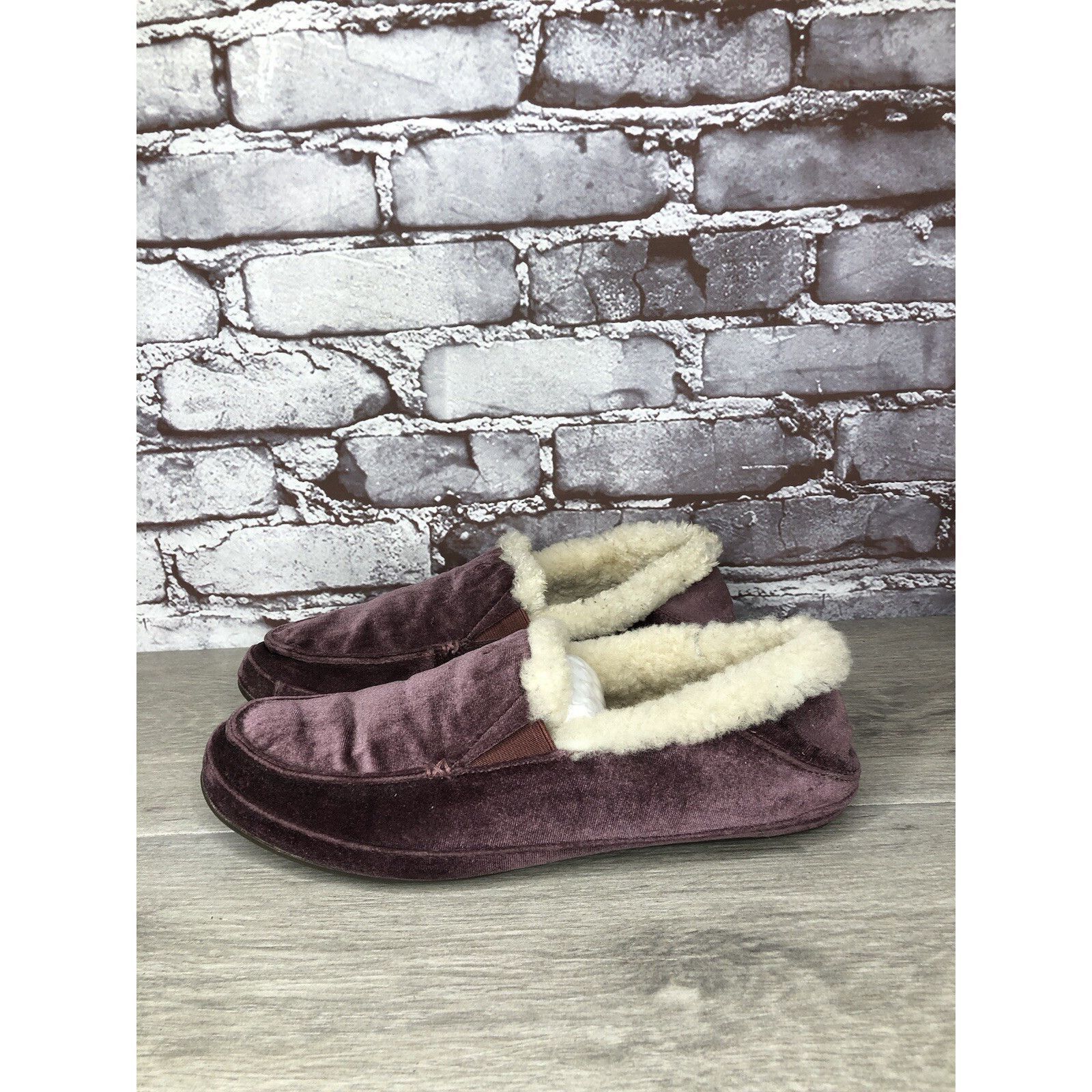 Olukai OluKai Ku'una Lanui Red Ginger Velvet Sheep Fur Slippers Wom Size US 10 / IT 40 - 1 Thumbnail