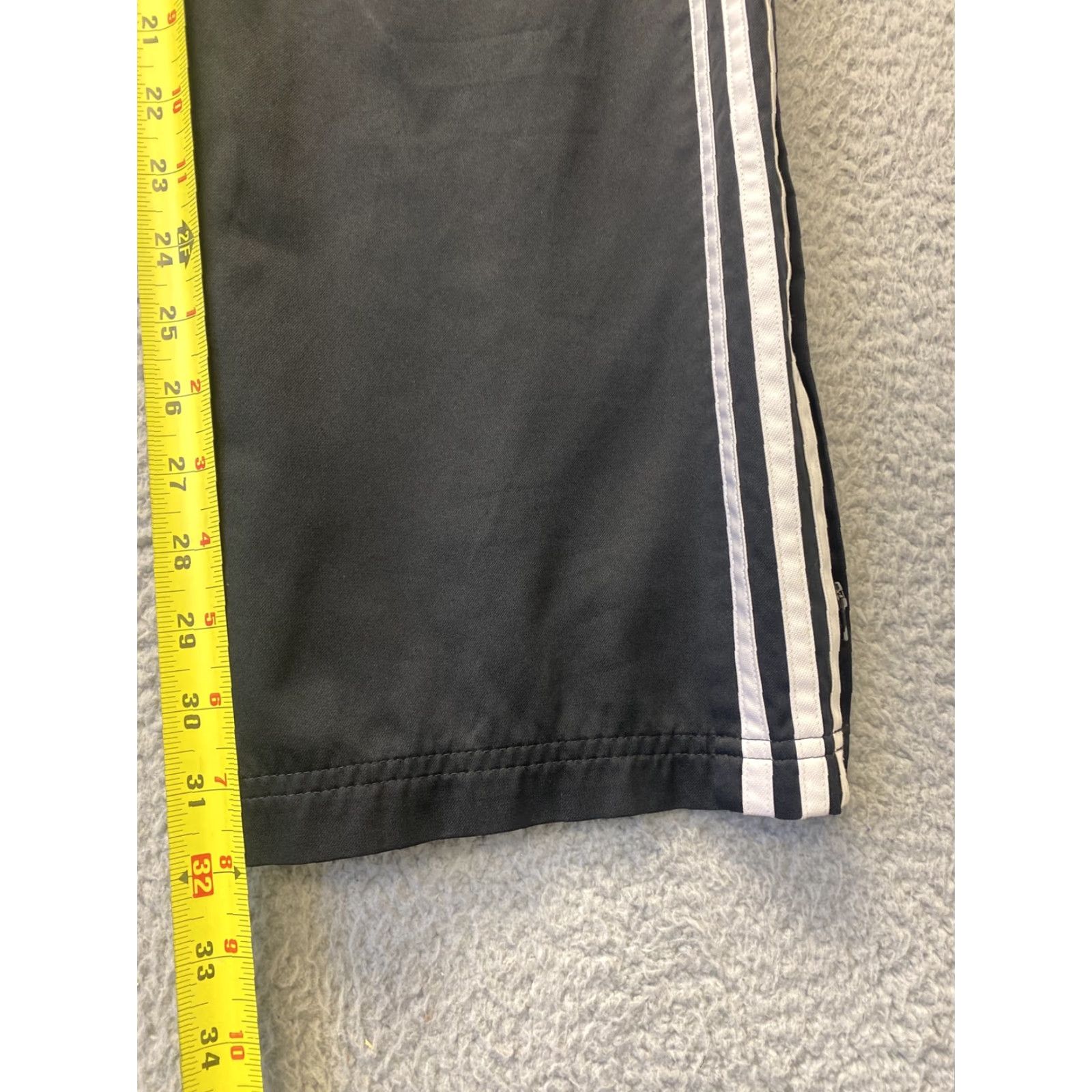 Adidas VINTAGE Adidas Men’s Sweatpants Medium Black White Striped Running Basketball Activewear Size US 31 - 6 Thumbnail