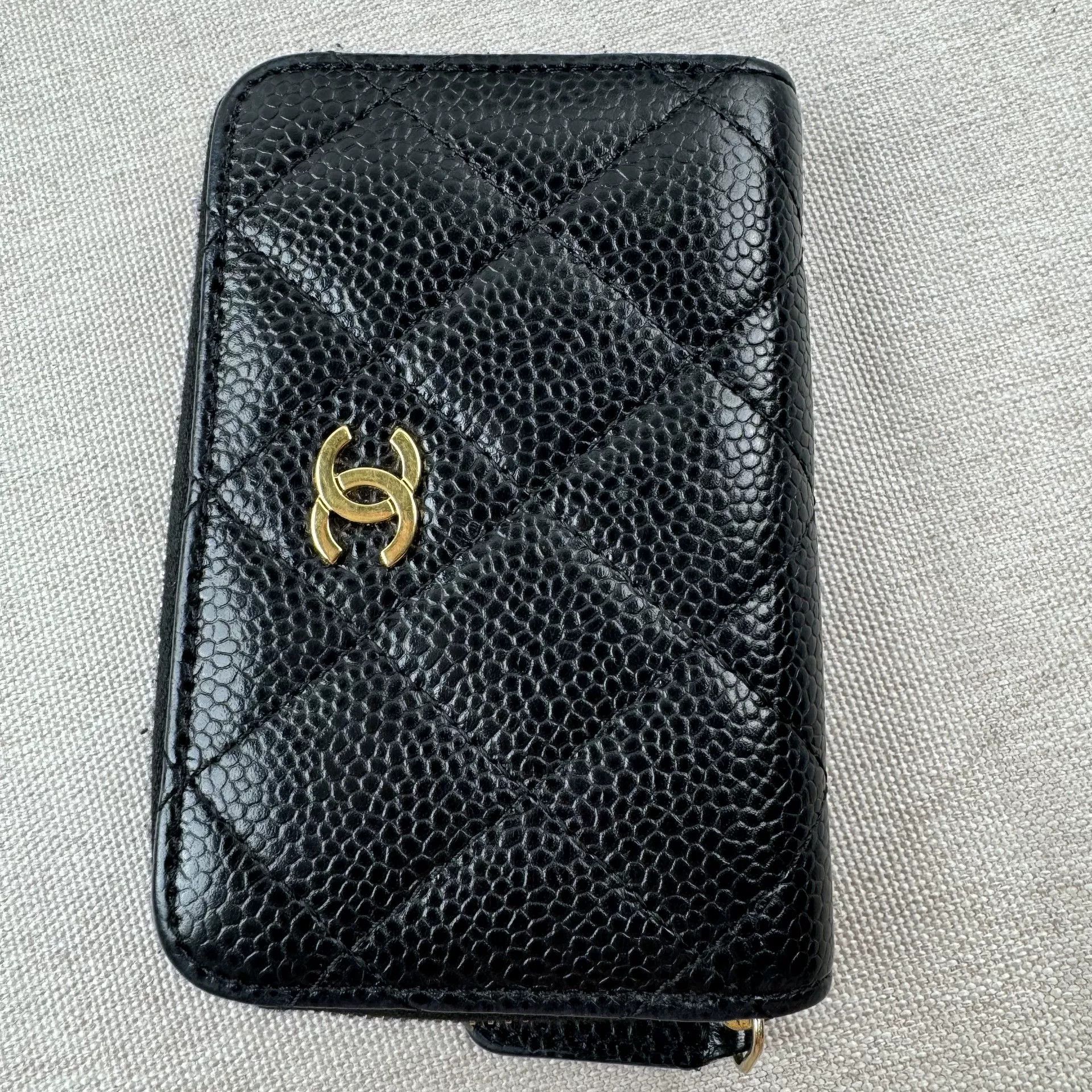 Chanel Pre-loved Bag Very good condition Size ONE SIZE - 1 Thumbnail