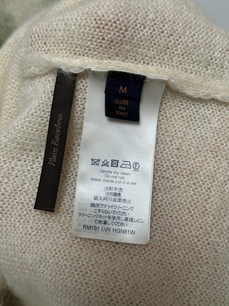 Louis Vuitton Louis Vuitton White and grey rendered mohair logo sweater Size US M / EU 48-50 / 2 - 5 Thumbnail