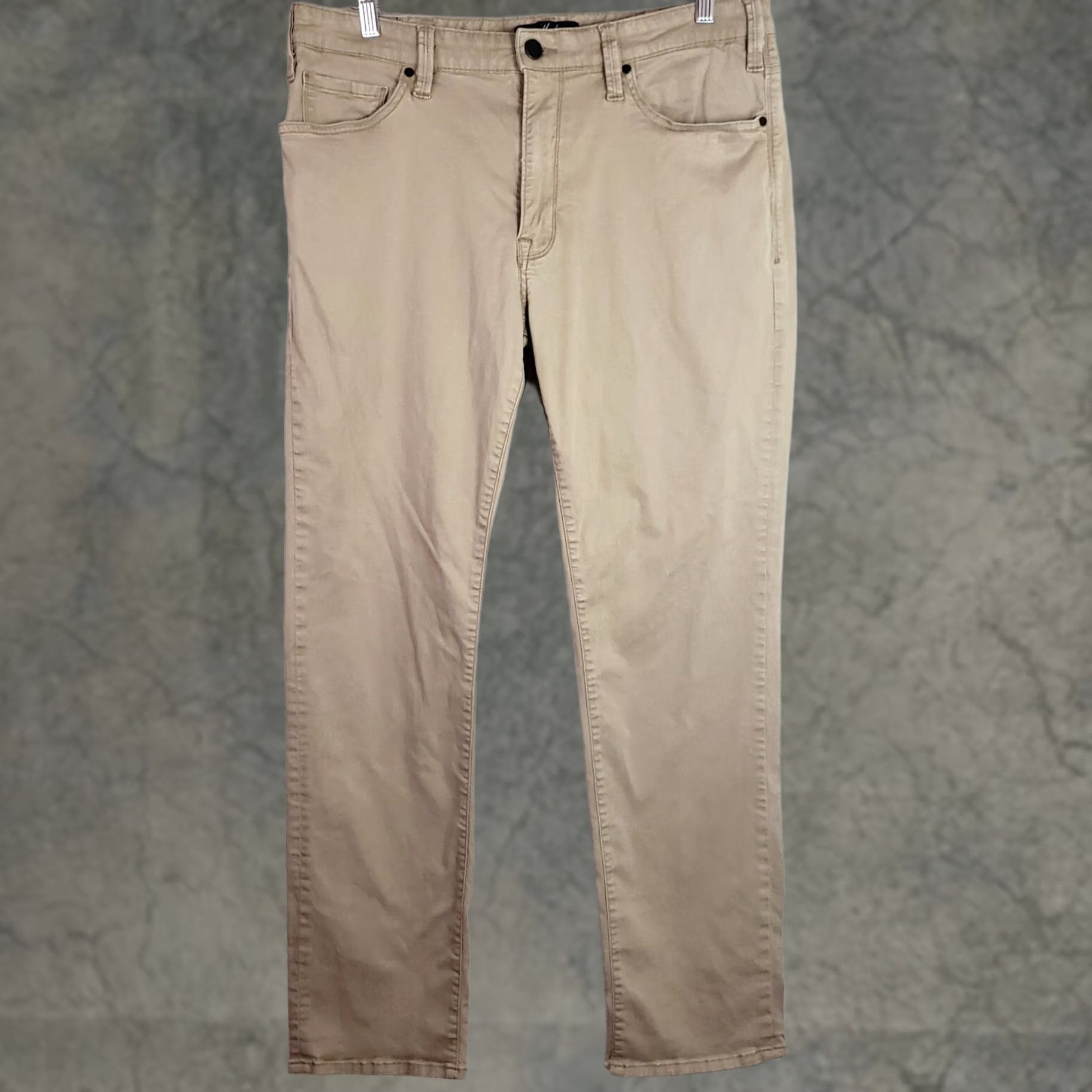 Vintage 34 Heritage Charisma Pants Mens 38x32 Beige Chino 5-Pocket Mid Rise Straight Front Jeans Style Logo Buttons Belt Loops Casual Comfort Vintage No N/A Size US 38 / EU 54 - 1 Thumbnail