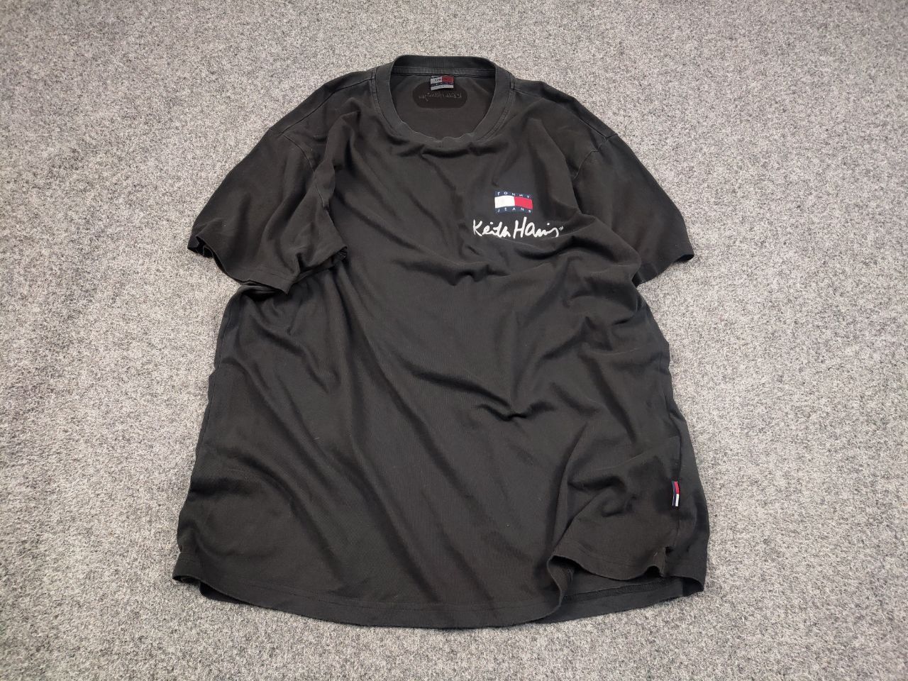 Tommy Hilfiger Tommy Hilfiger Keith Haring oversized Logo Graphite Shirt Size US XL / EU 56 / 4 - 3 Thumbnail