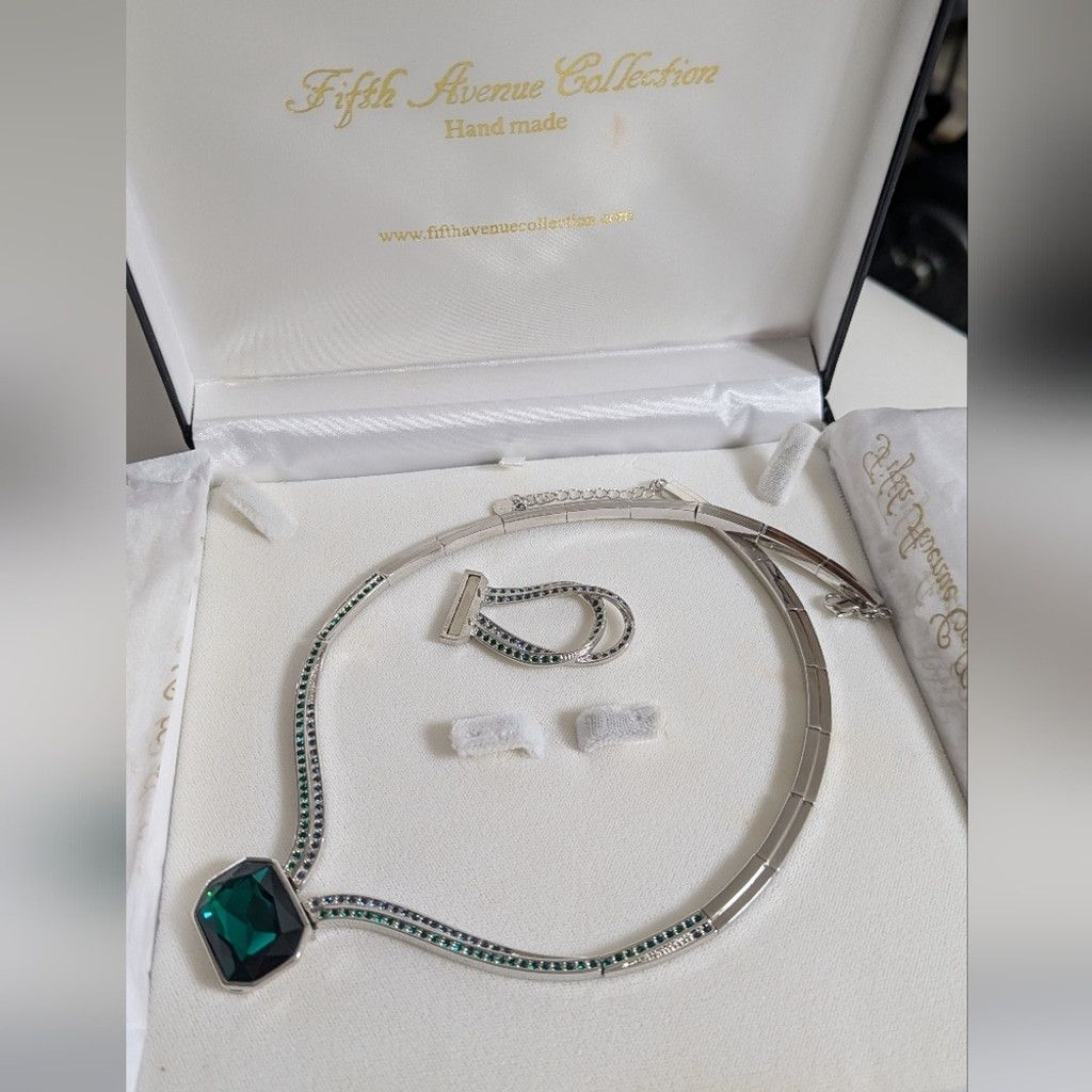 Other Fifth Avenue Collection Swarovski Emerald Crystals Necklace Size ONE SIZE - 16 Thumbnail
