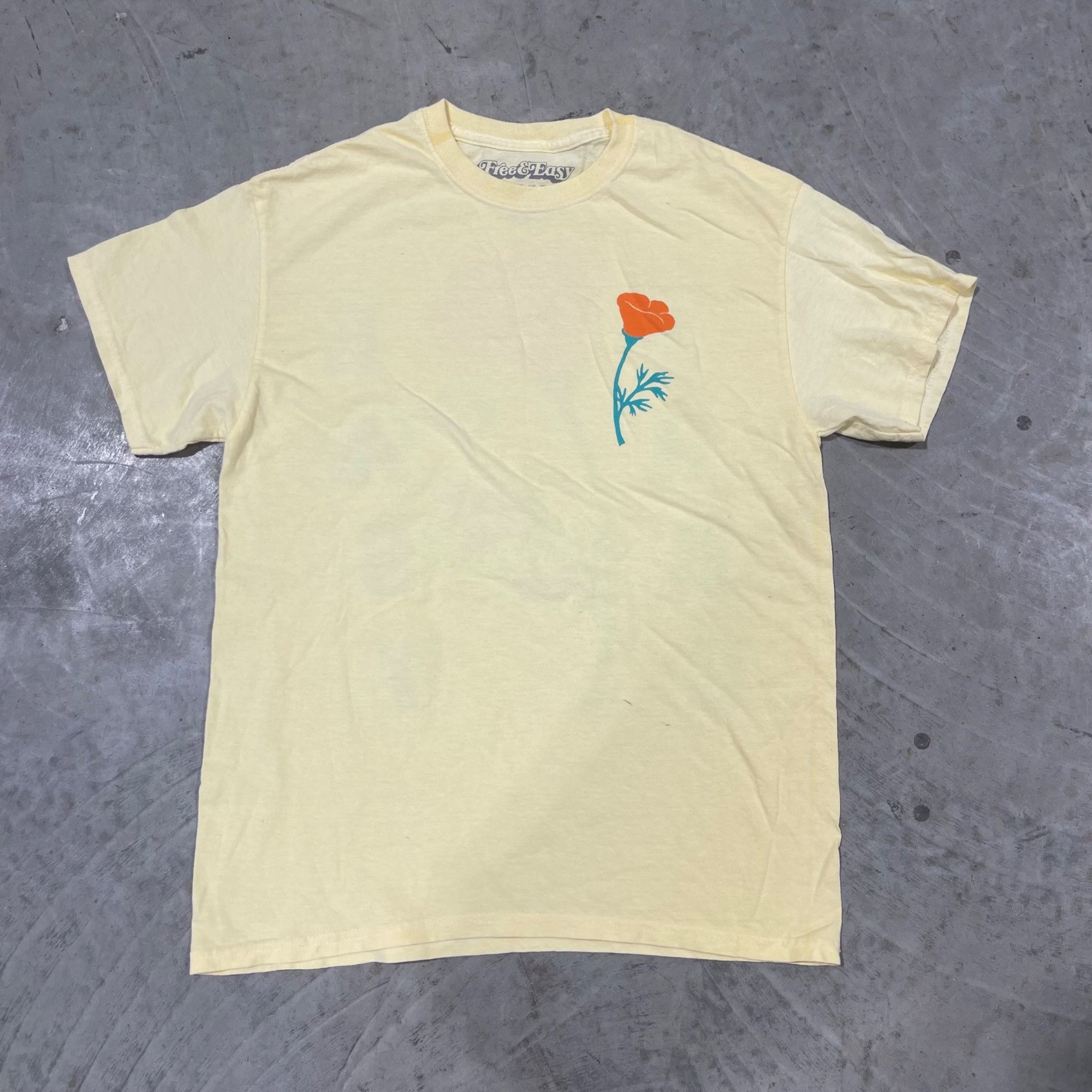 Free & Easy $58 NEW FREE & EASY POPPY YELLOW TEE SZ LARGE Size US L / EU 52-54 / 3 - 4 Thumbnail
