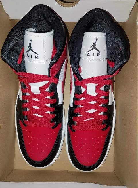 Jordan Brand Air Jordan 1 MID Size US 12 / EU 45 - 4 Thumbnail