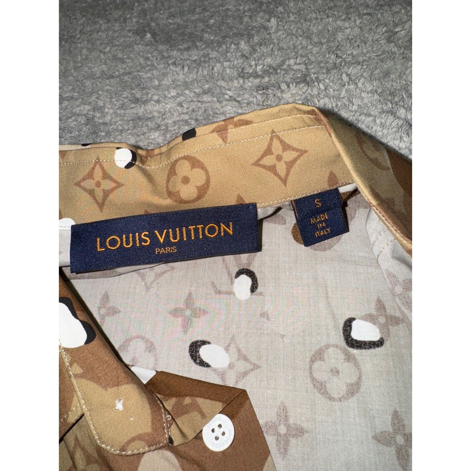 Louis Vuitton Louis Vuitton Desert Camo DNA Long Sleeve Logo Monogram Size US S / EU 44-46 / 1 - 10 Thumbnail
