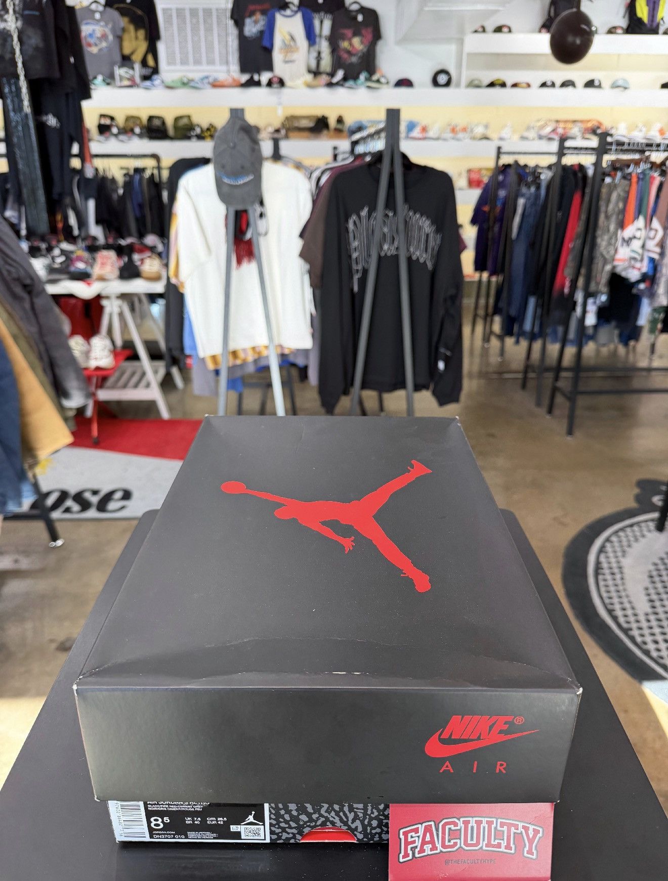 Jordan Brand Air Jordan 3 Black Cement Size 8.5 (2024) Size US 8.5 / EU 41-42 - 13 Thumbnail