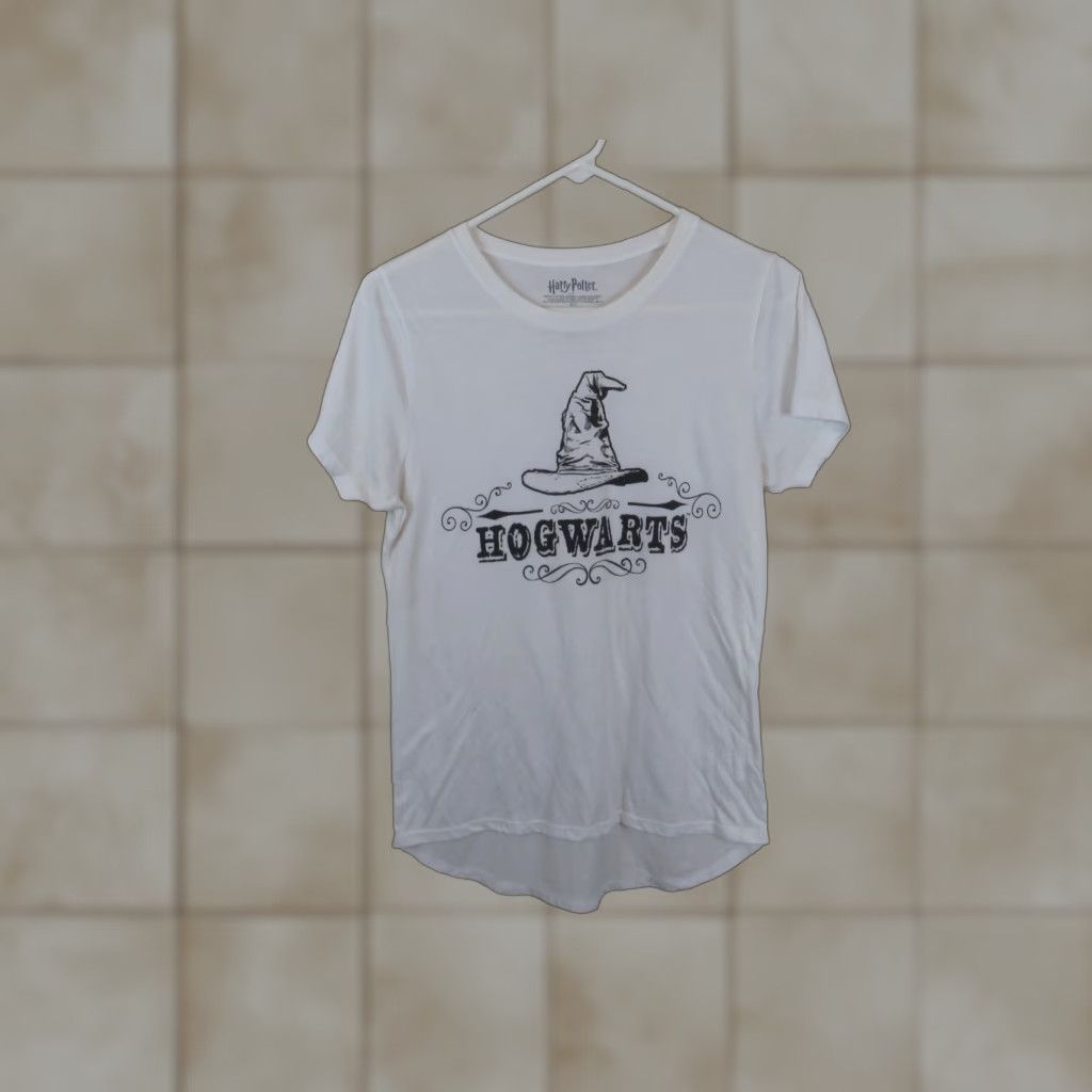 Vintage Harry Potter Hogwarts Long Back Graphic Tee T-Shirt Women's Large L White Crew Neck Short Sleeve Hat Size L / US 10 / IT 46 - 1 Thumbnail