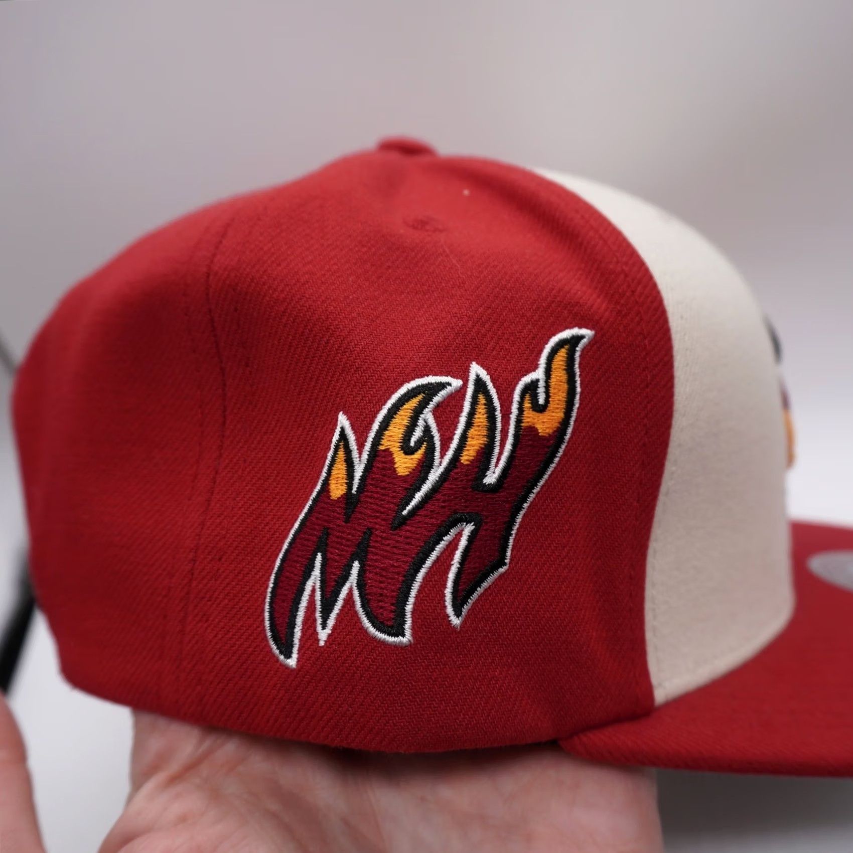 Mitchell & Ness Mitchell & Ness Miami Heat Hat Mens OS Red Cream Liberty Fit Snapback HY9163 Size ONE SIZE - 4 Thumbnail