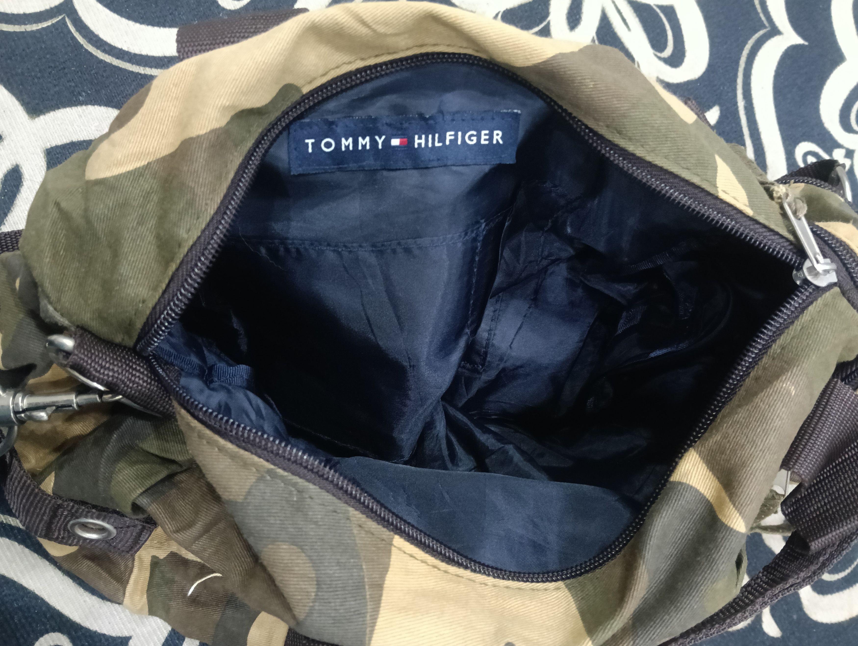 Tommy Hilfiger Tommy Hilfiger Duffle Camo Bag Size ONE SIZE - 7 Thumbnail