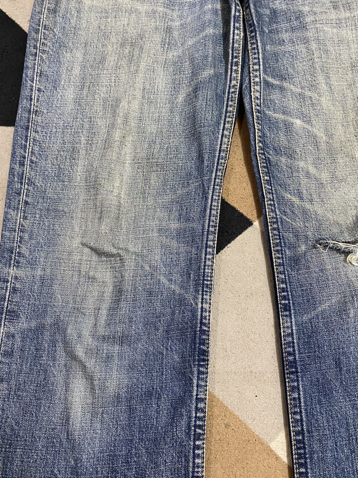 Levi's Distressed vintage Levi's 501 jeans with a relaxed fit jeans Size US 32 / EU 48 - 7 Thumbnail