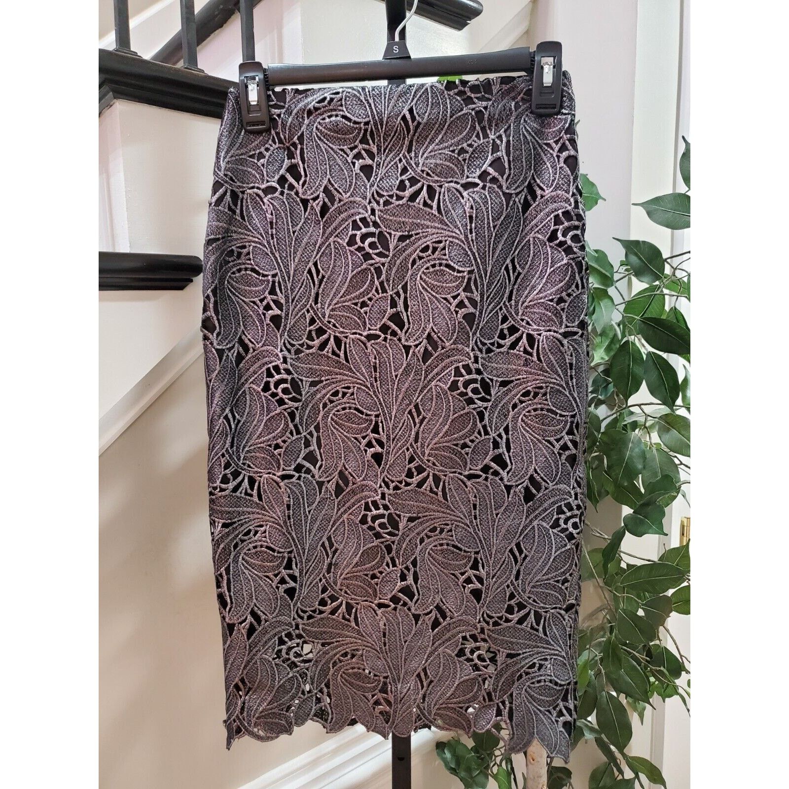 White House Black Market Lace Vented Pencil Skirt Size 00