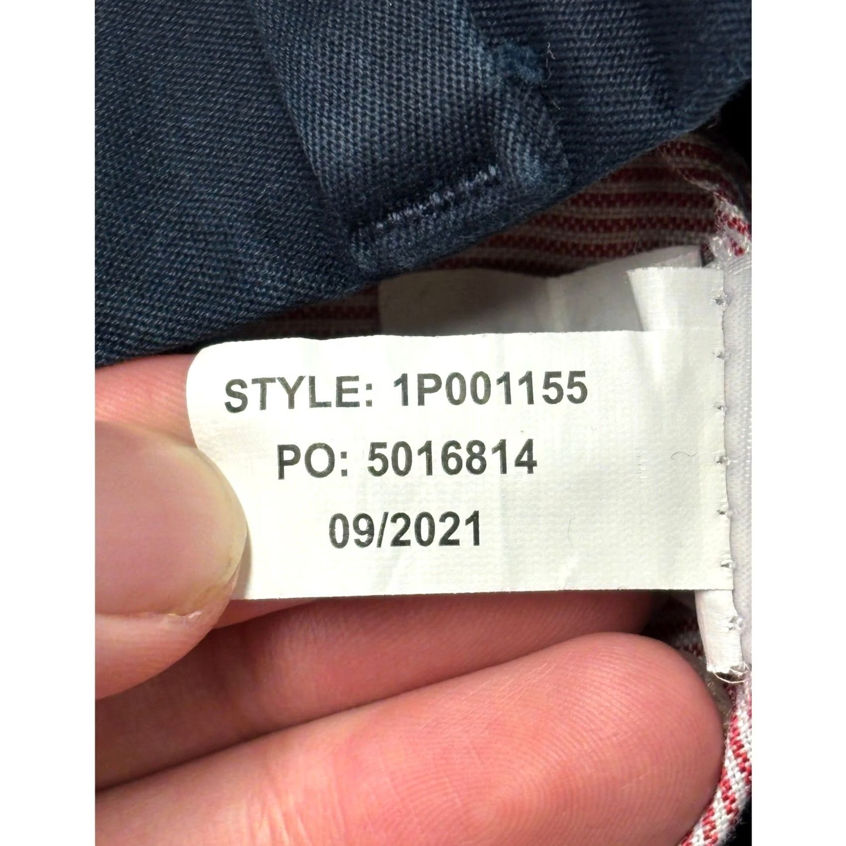 Vineyard Vines VINEYARD VINES Mens Christmas Candy Cane Holly Embroidered Chino Pants 30x32 Size US 30 / EU 46 - 7 Thumbnail