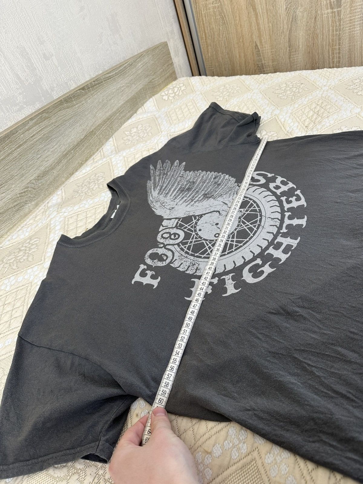 Band Tees 🔥 Foo Fighters 2010 Vintage Rock Band T Shirt Streetwear Size US XL / EU 56 / 4 - 7 Thumbnail